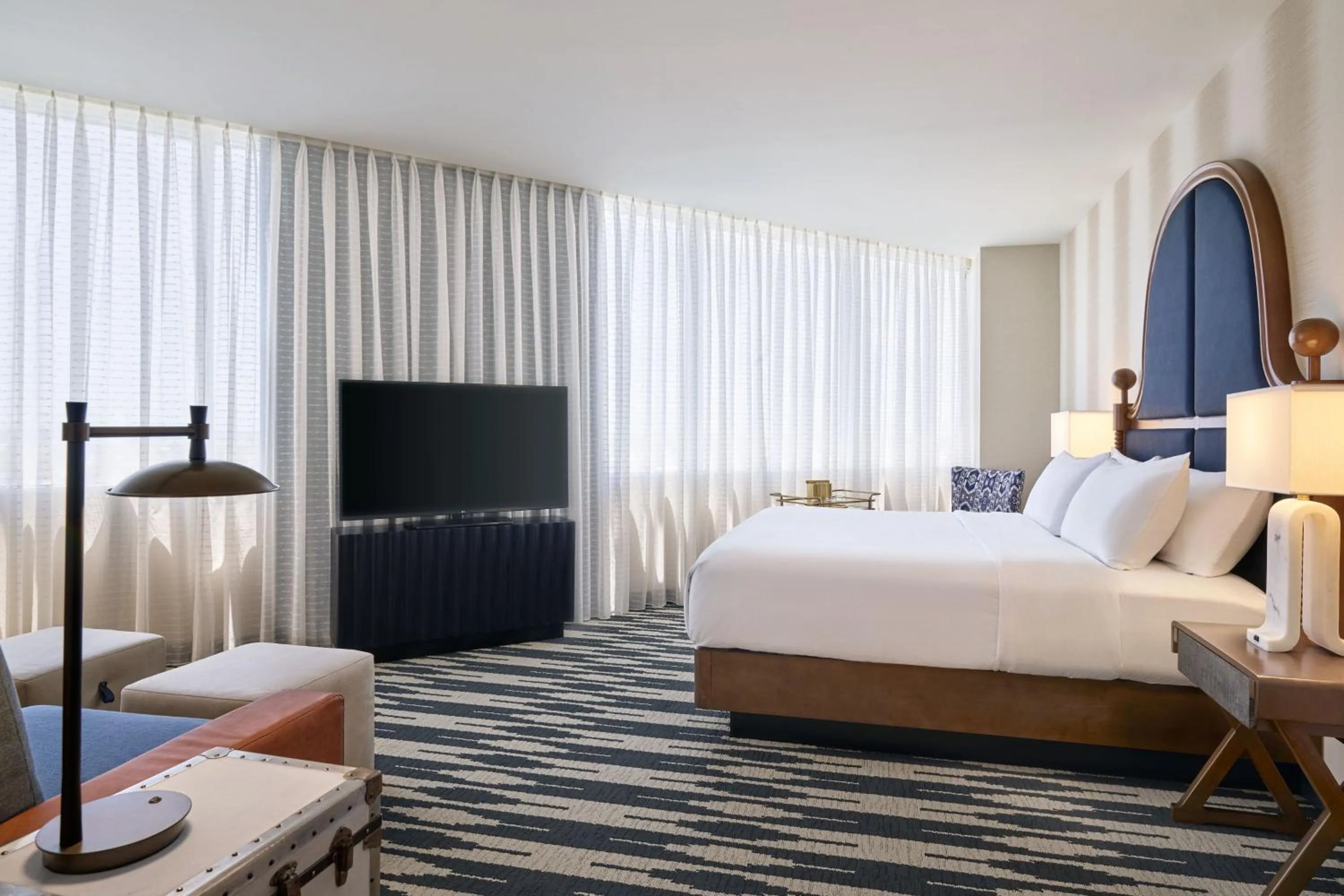 Photo of the whole room, Bed in The Leo Kent Hotel, Tucson, a Tribute Portfolio Hotel