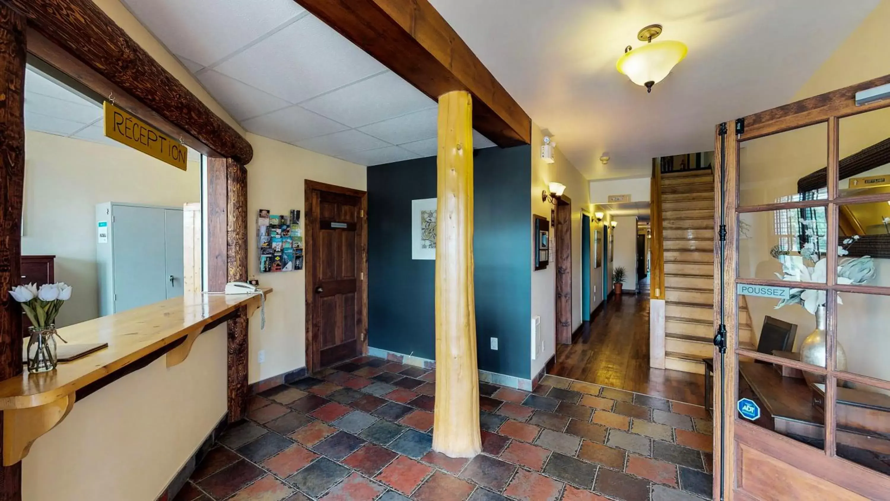 Lobby or reception in Auberge Du Marchand