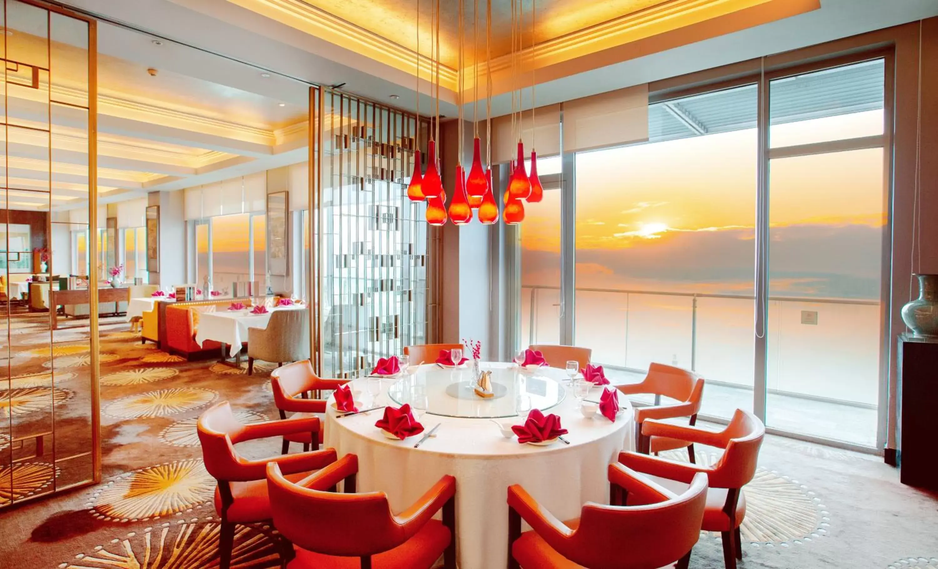 Restaurant/Places to Eat in Hilton Nanjing Riverside