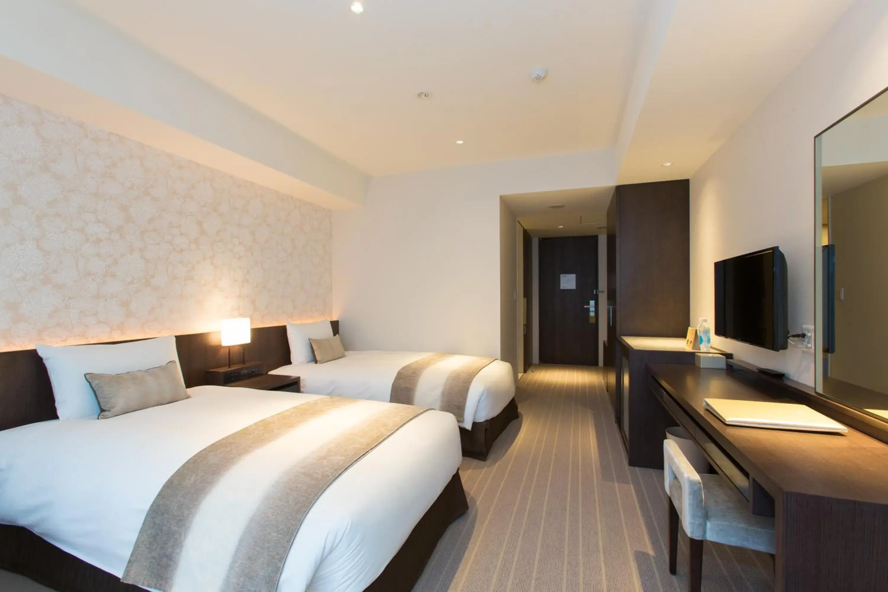 Superior Room with Hirafu Mountain View - single occupancy in Chalet Ivy Hirafu, Niseko Superior Room with Hirafu Mountain View - single occupancy in Chalet Ivy Hirafu, Niseko