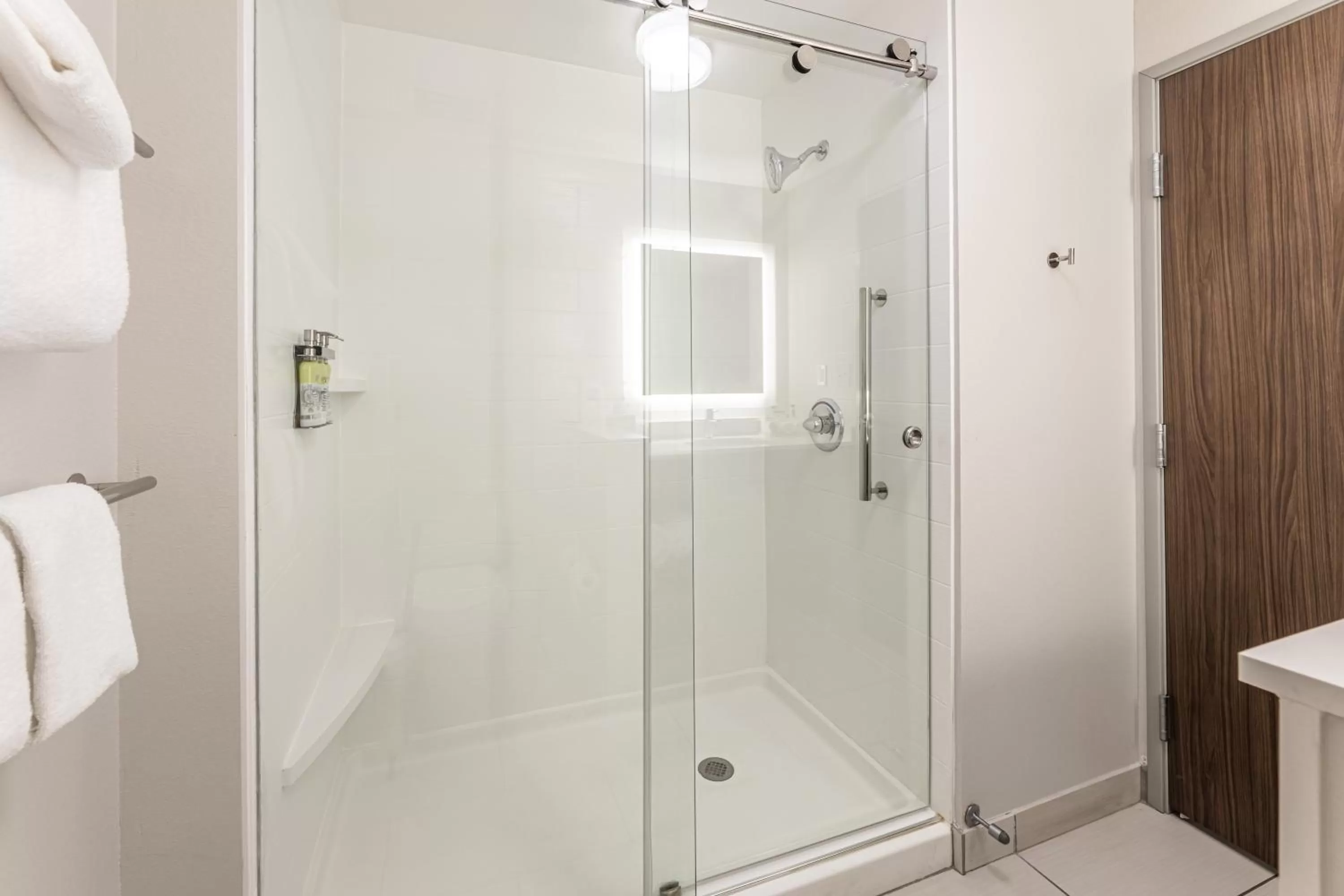 Photo of the whole room in Holiday Inn Express & Suites - Rantoul by IHG