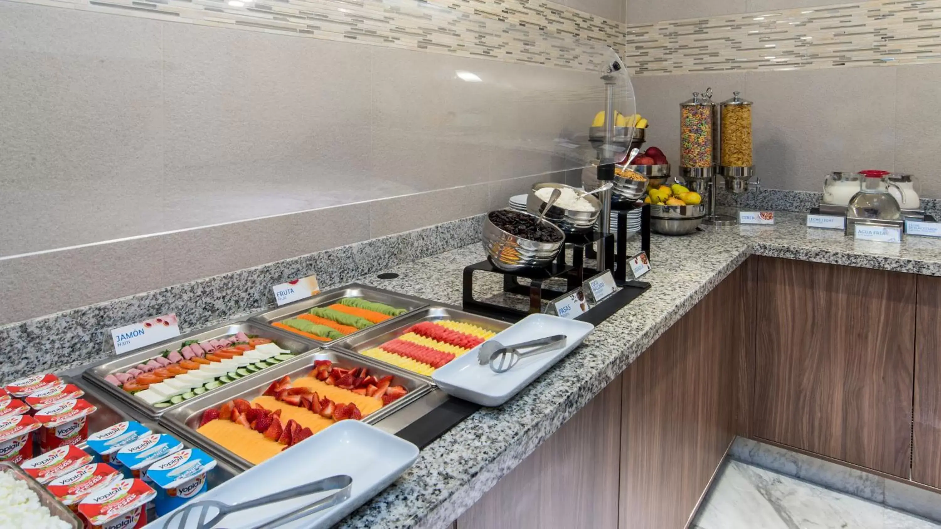 Breakfast, Kitchen/Kitchenette in Holiday Inn Express & Suites - Ciudad Obregon, an IHG Hotel