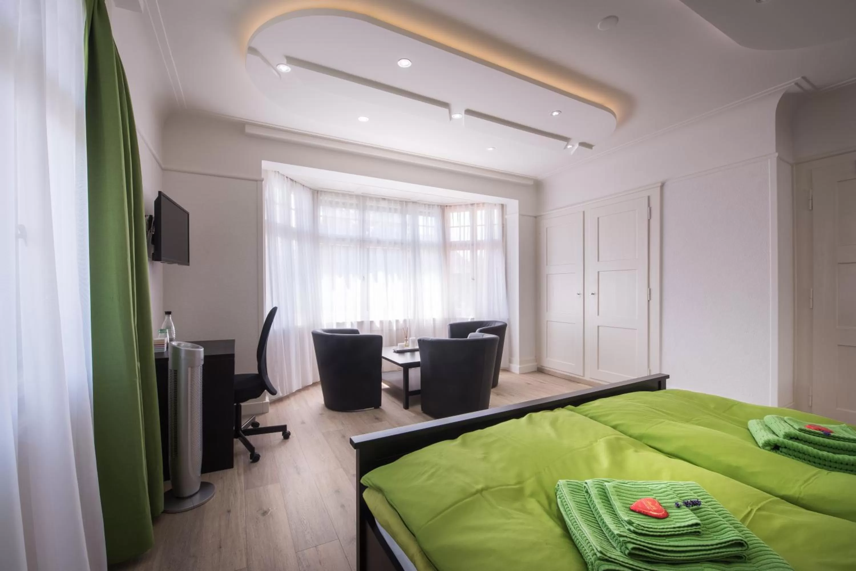 Photo of the whole room, Room Photo in Max Aviation Villa & Apartments