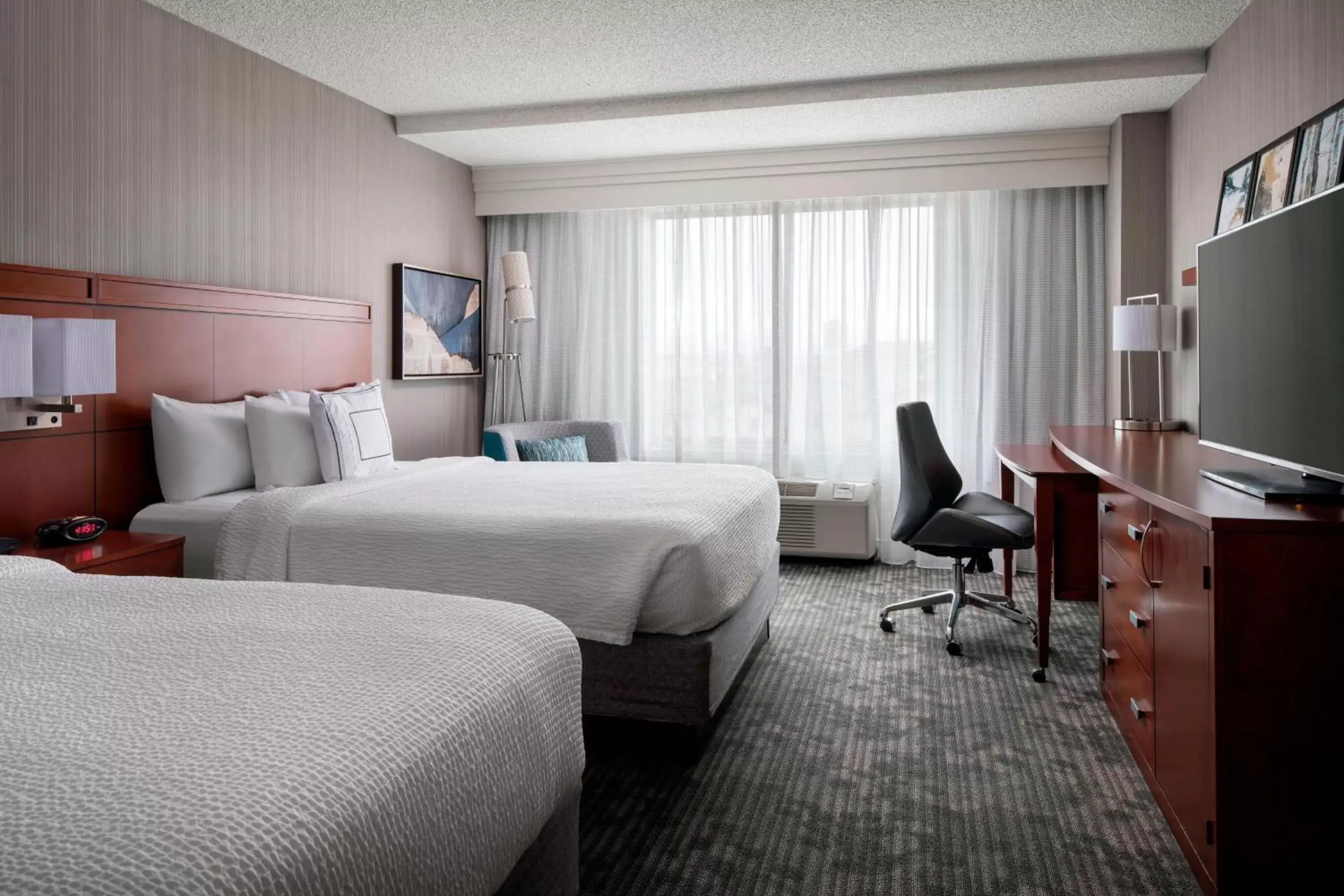 Photo of the whole room in Courtyard by Marriott Denver Airport