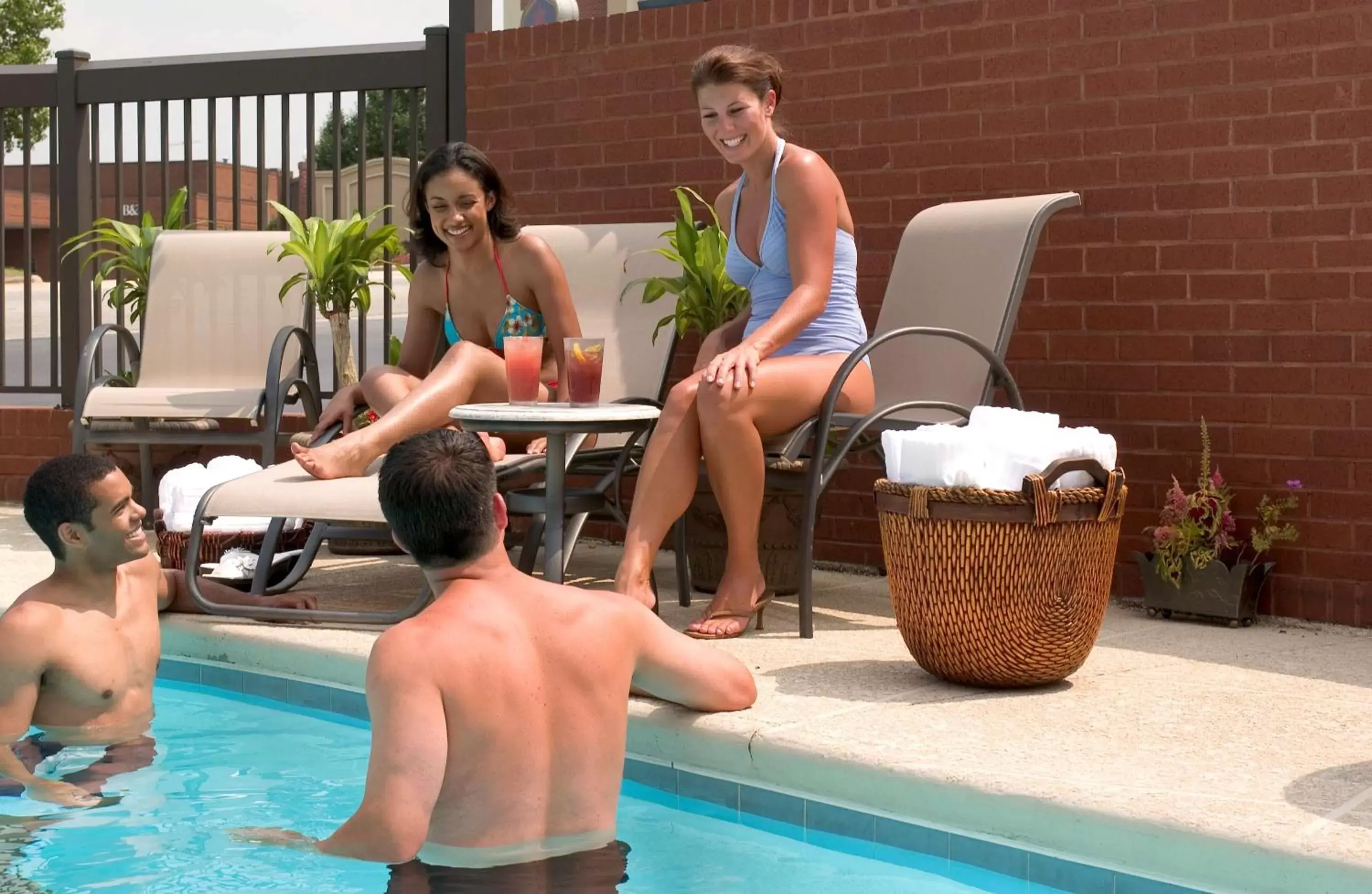 Swimming Pool in Hampton Inn Greensboro Airport