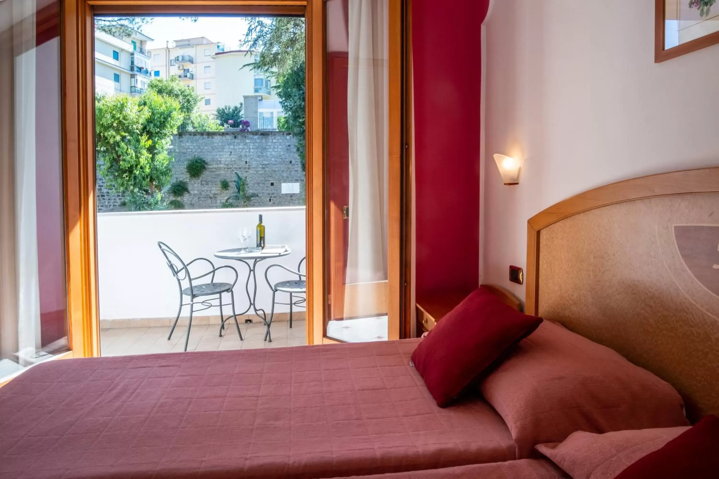 Bedroom, Bed in Hotel Savoia Sorrento