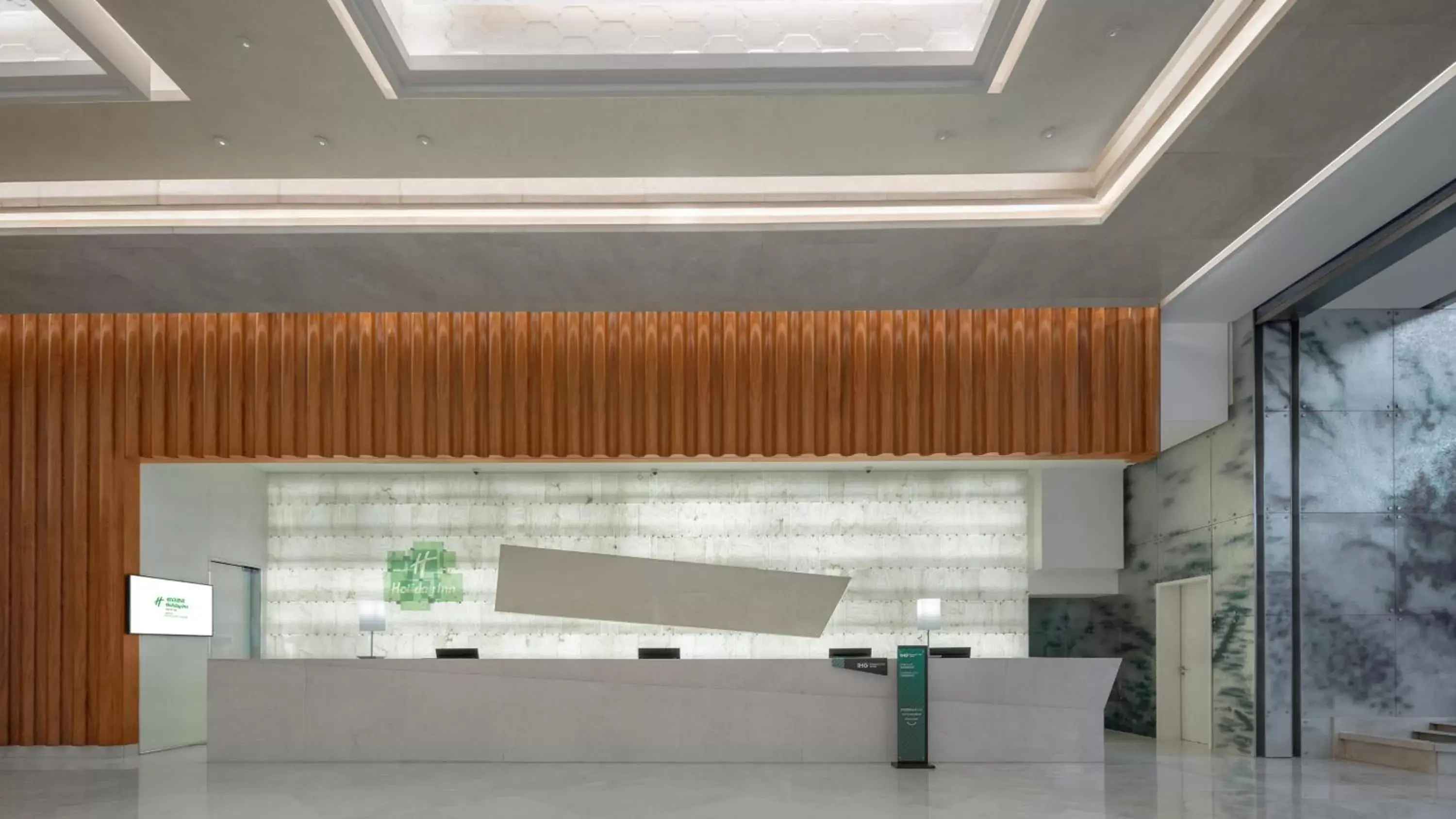 Property building, Lobby/Reception in Holiday Inn Beijing Focus Square, an IHG Hotel