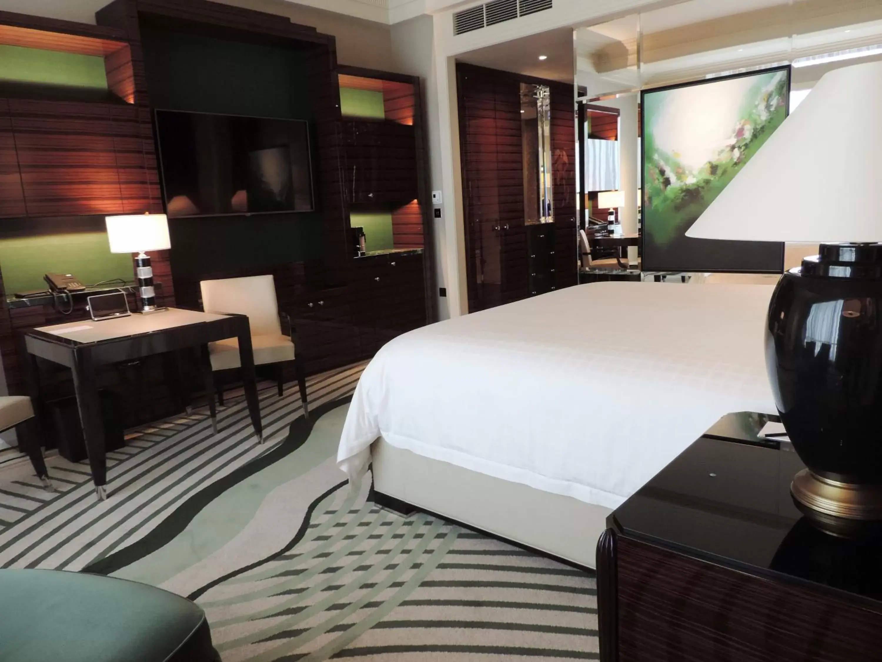 Bedroom in Four Seasons Hotel Bahrain Bay