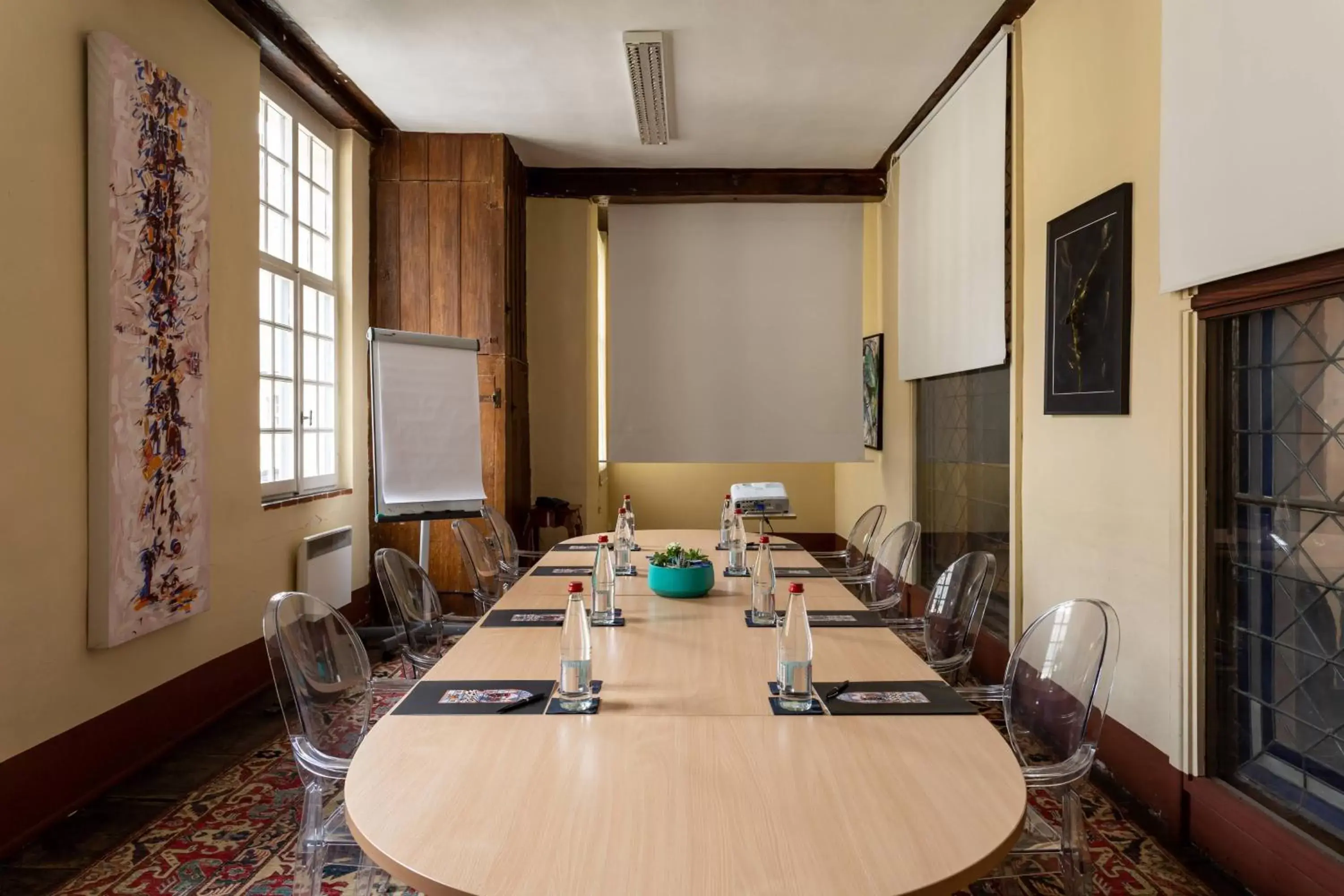 Meeting/conference room in L'Hermitage Gantois, Autograph Collection