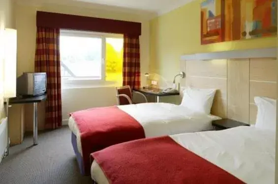 Other, Bed in Holiday Inn Express Chester Racecourse