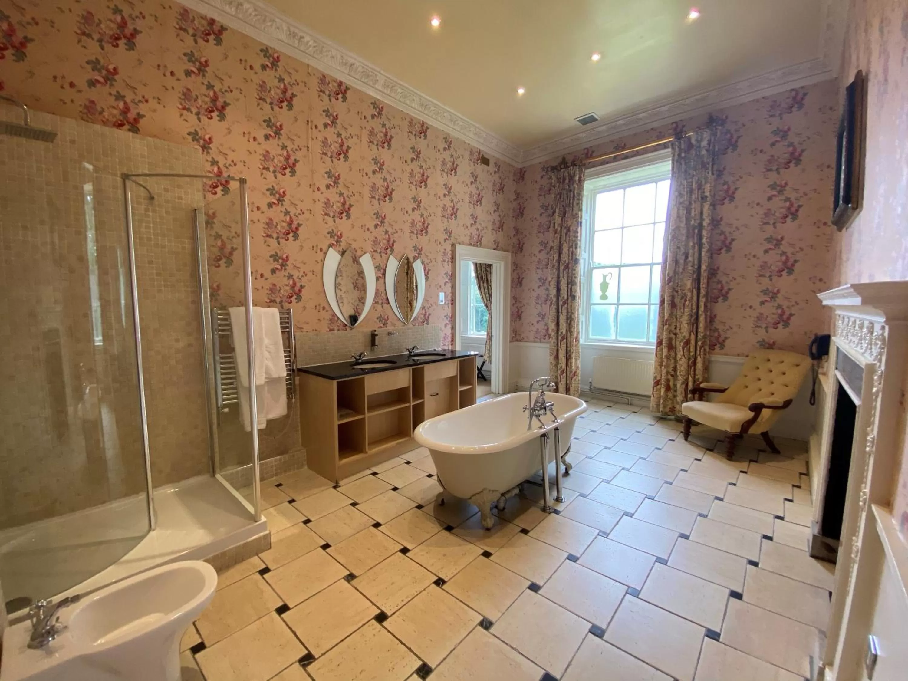 Bathroom in Colwick Hall Hotel