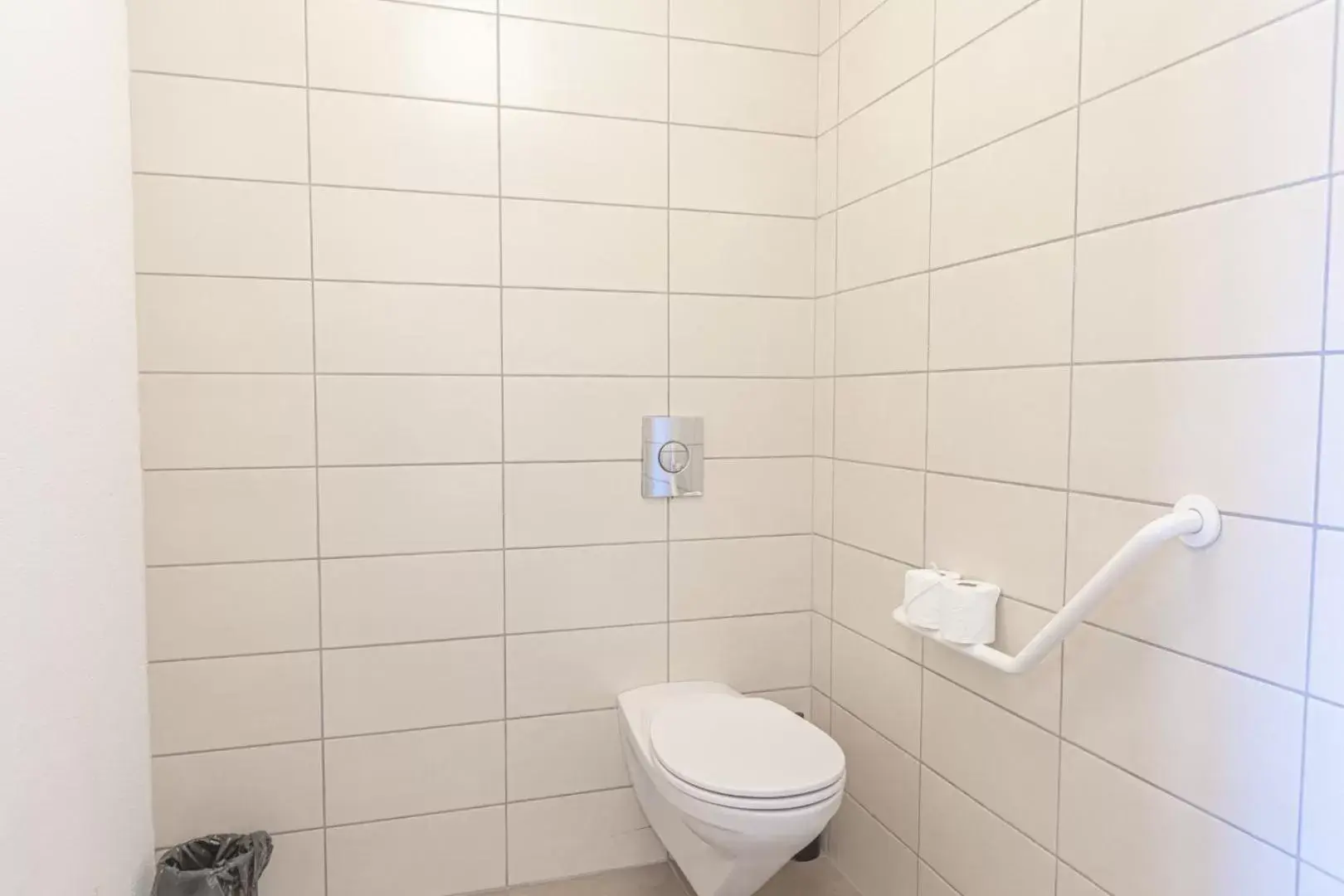 Toilet, Bathroom in Appart' du Trident