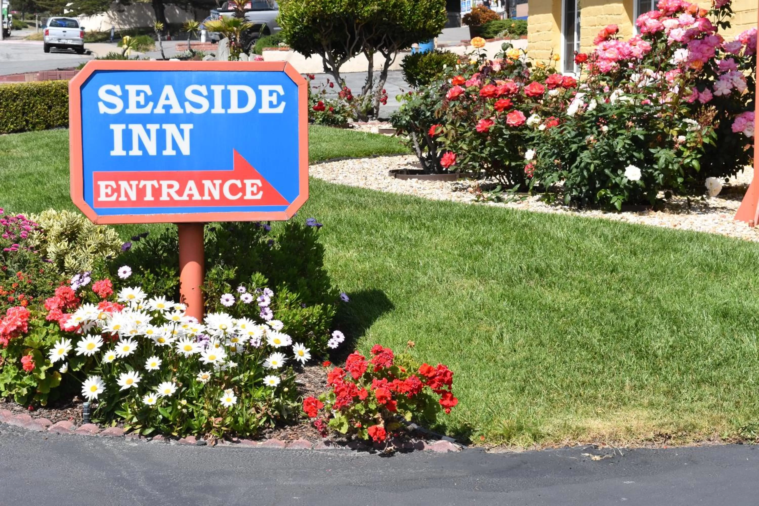 Garden in Seaside Inn Monterey