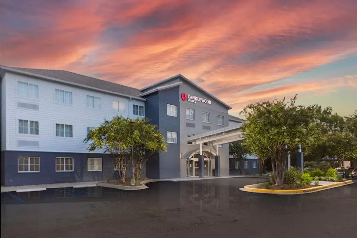 Property building in Candlewood Suites Charleston – Mt. Pleasant by IHG Property building in Candlewood Suites Charleston – Mt. Pleasant by IHG