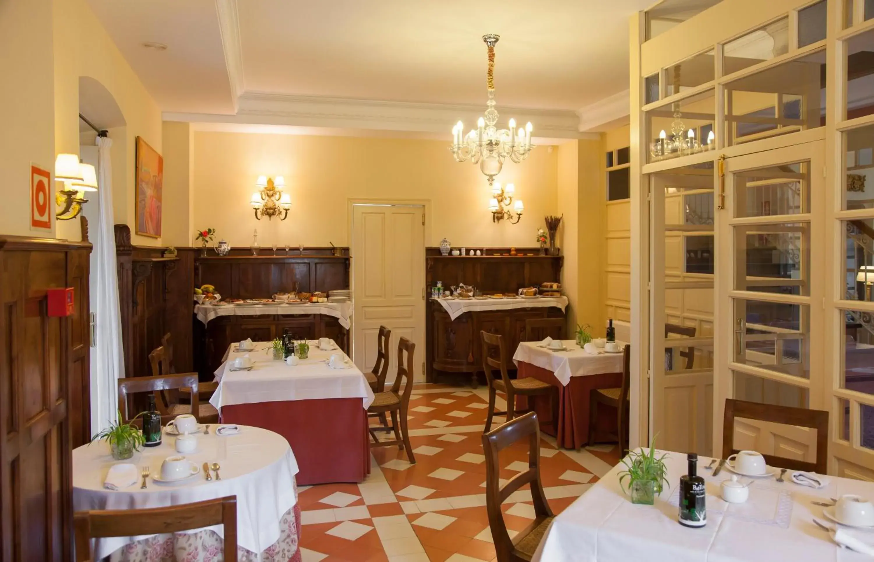 Buffet breakfast, Restaurant/Places to Eat in Casona de la Paca Apartments