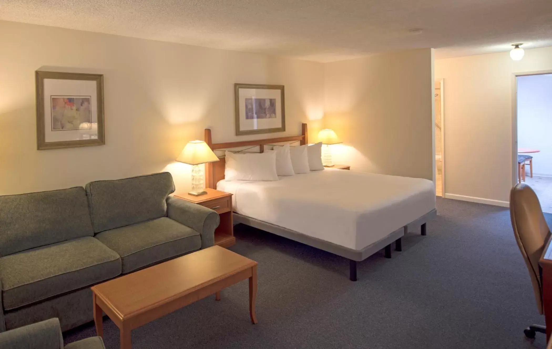 Bedroom, Bed in Robin Hood Inn and Suites