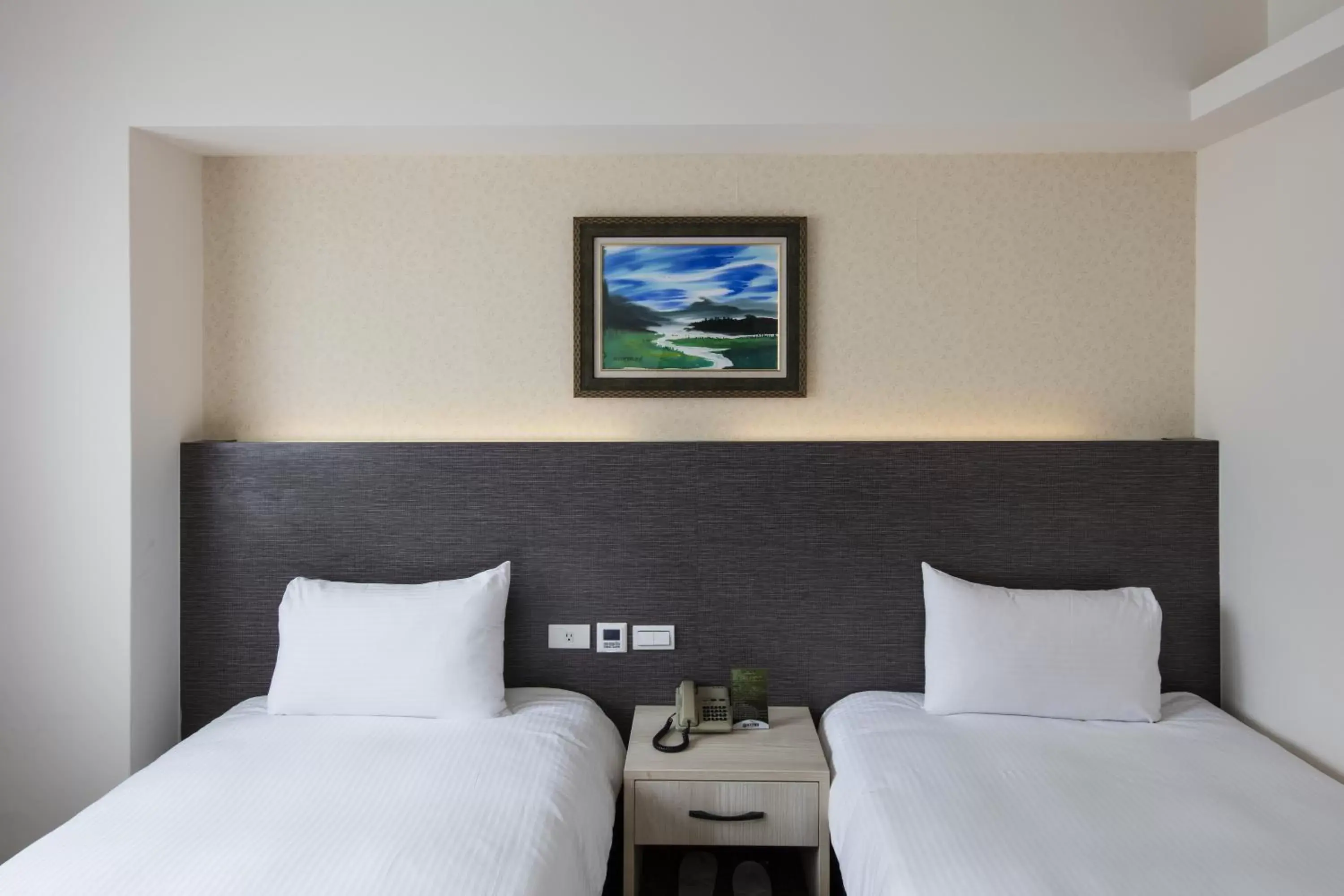 Photo of the whole room, Bed in Ful Won Hotel Photo of the whole room, Bed in Ful Won Hotel