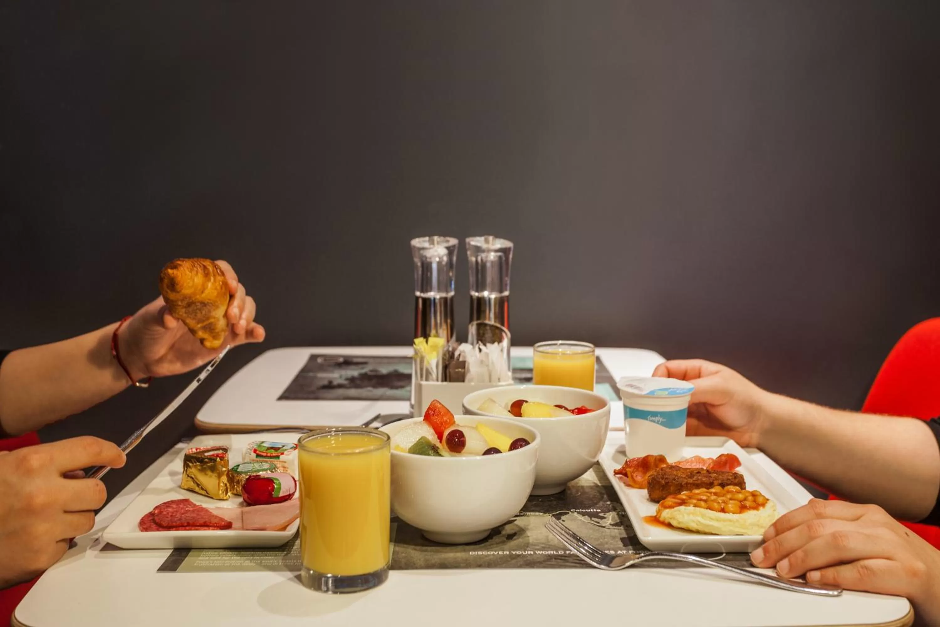 Breakfast in ibis London Excel-Docklands