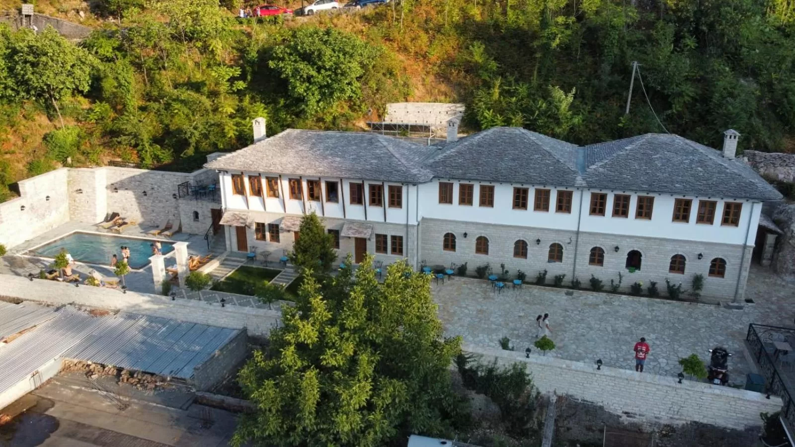 Property building in Rose Garden Hotel