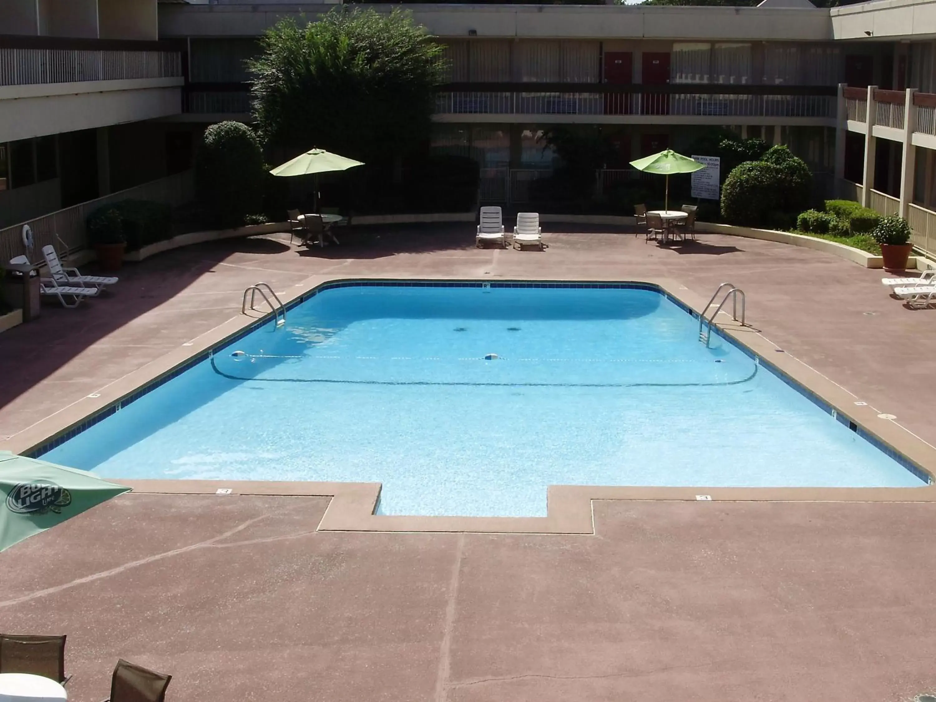 Swimming Pool in Trade Winds Central Inn