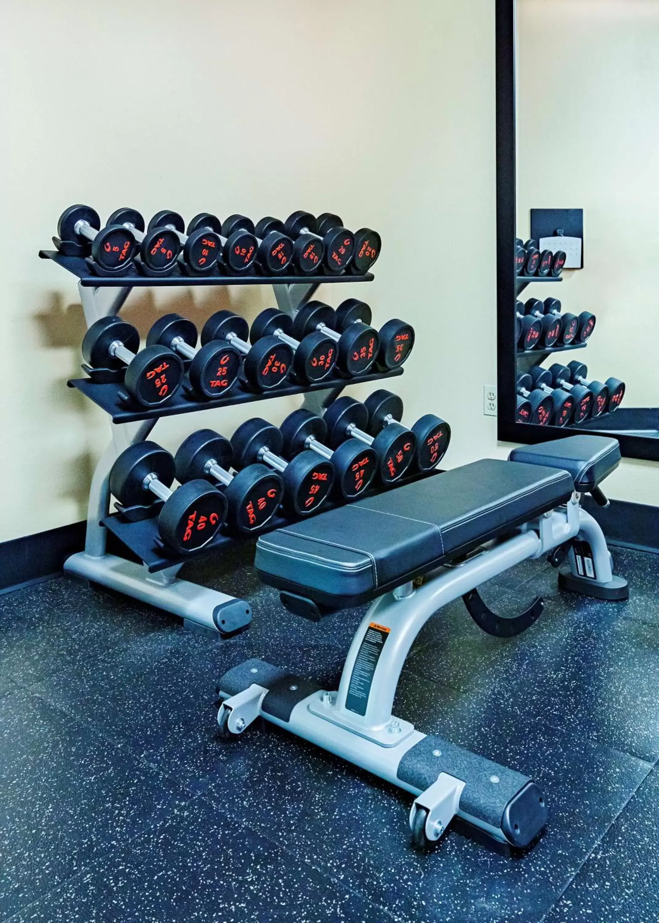 Activities, Fitness Center/Facilities in Country Inn & Suites by Radisson, Appleton, WI