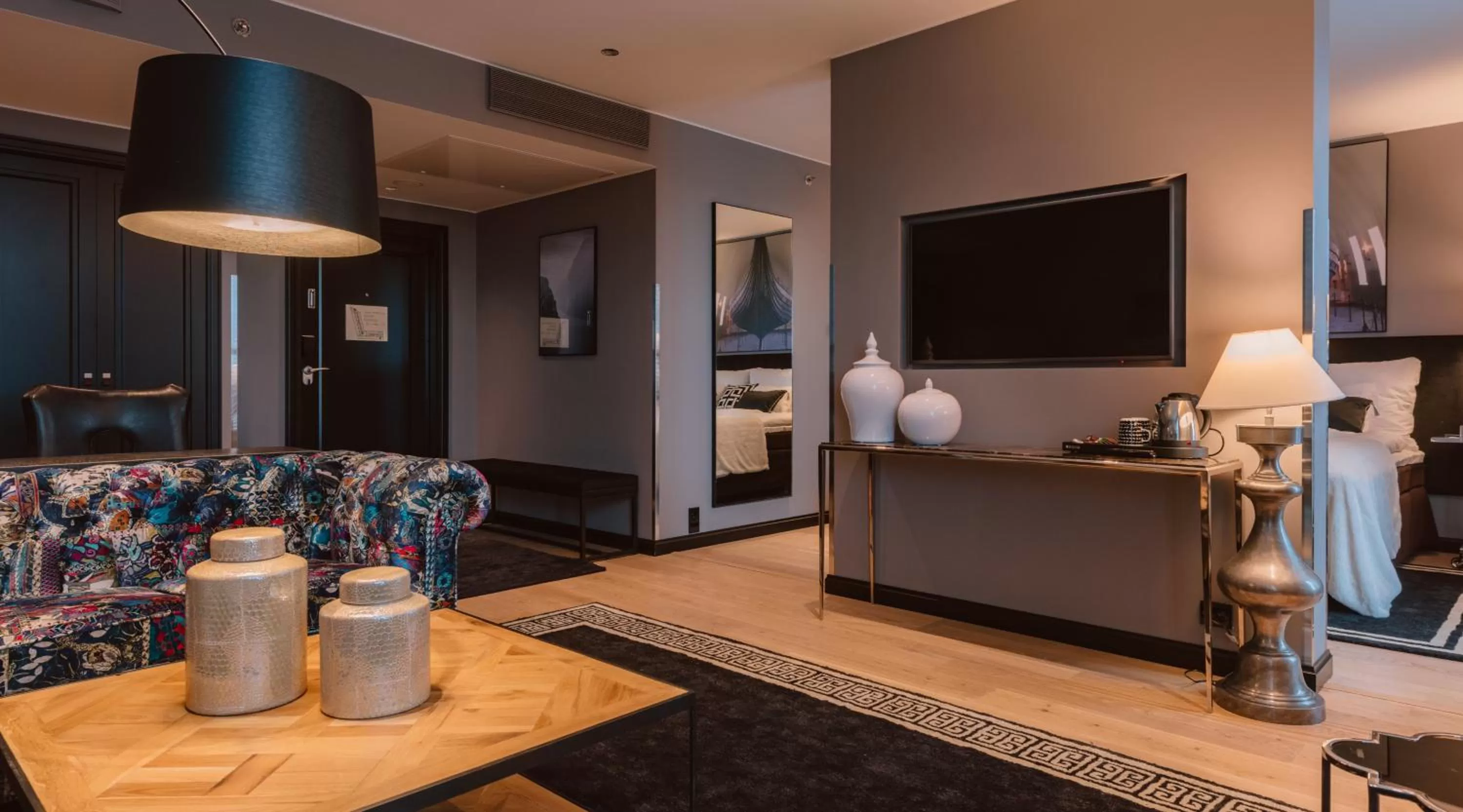 Decorative detail in Clarion Hotel Aviapolis