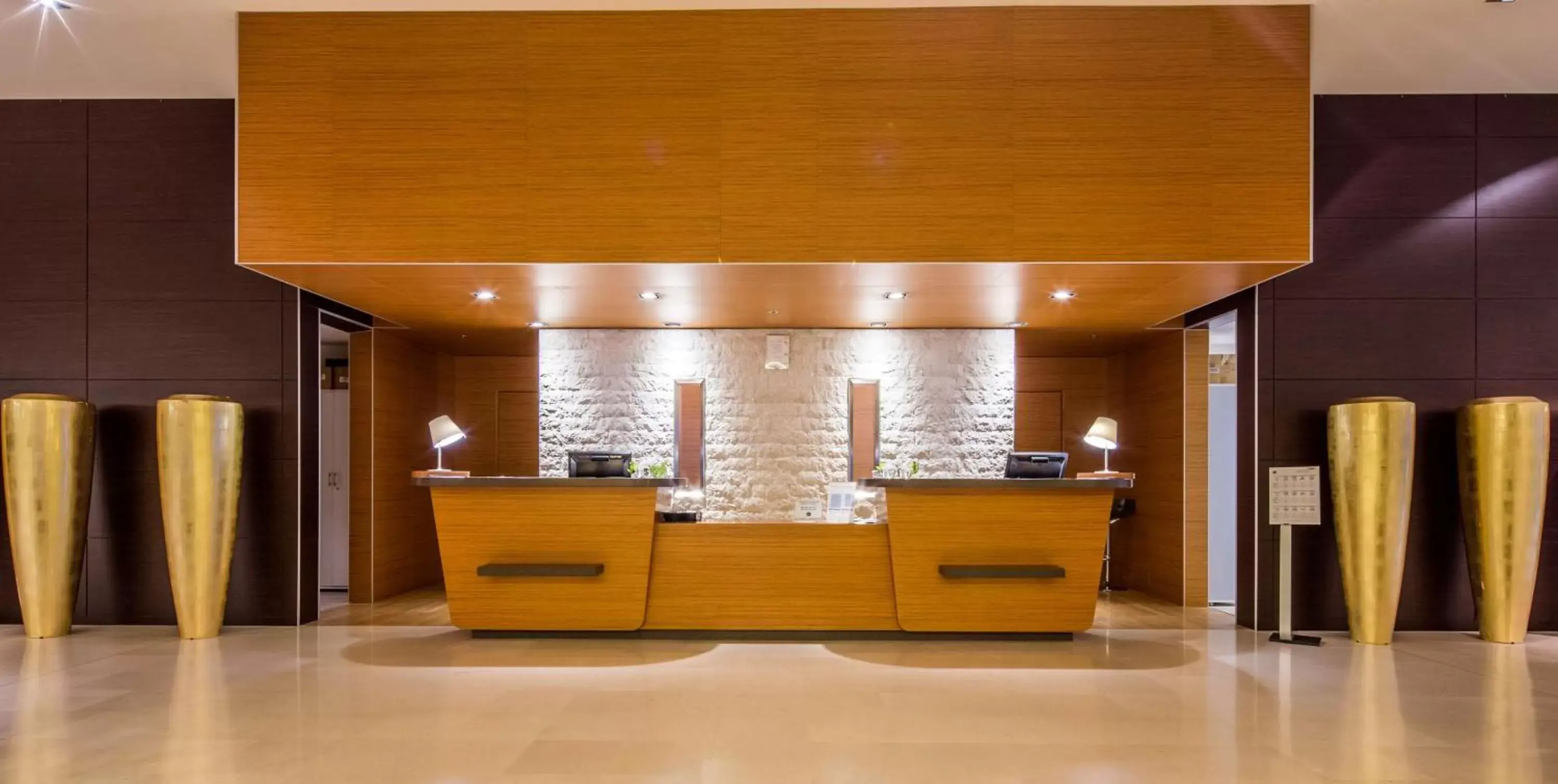 Lobby or reception, Kitchen/Kitchenette in Best Western Premier BHR Treviso Hotel