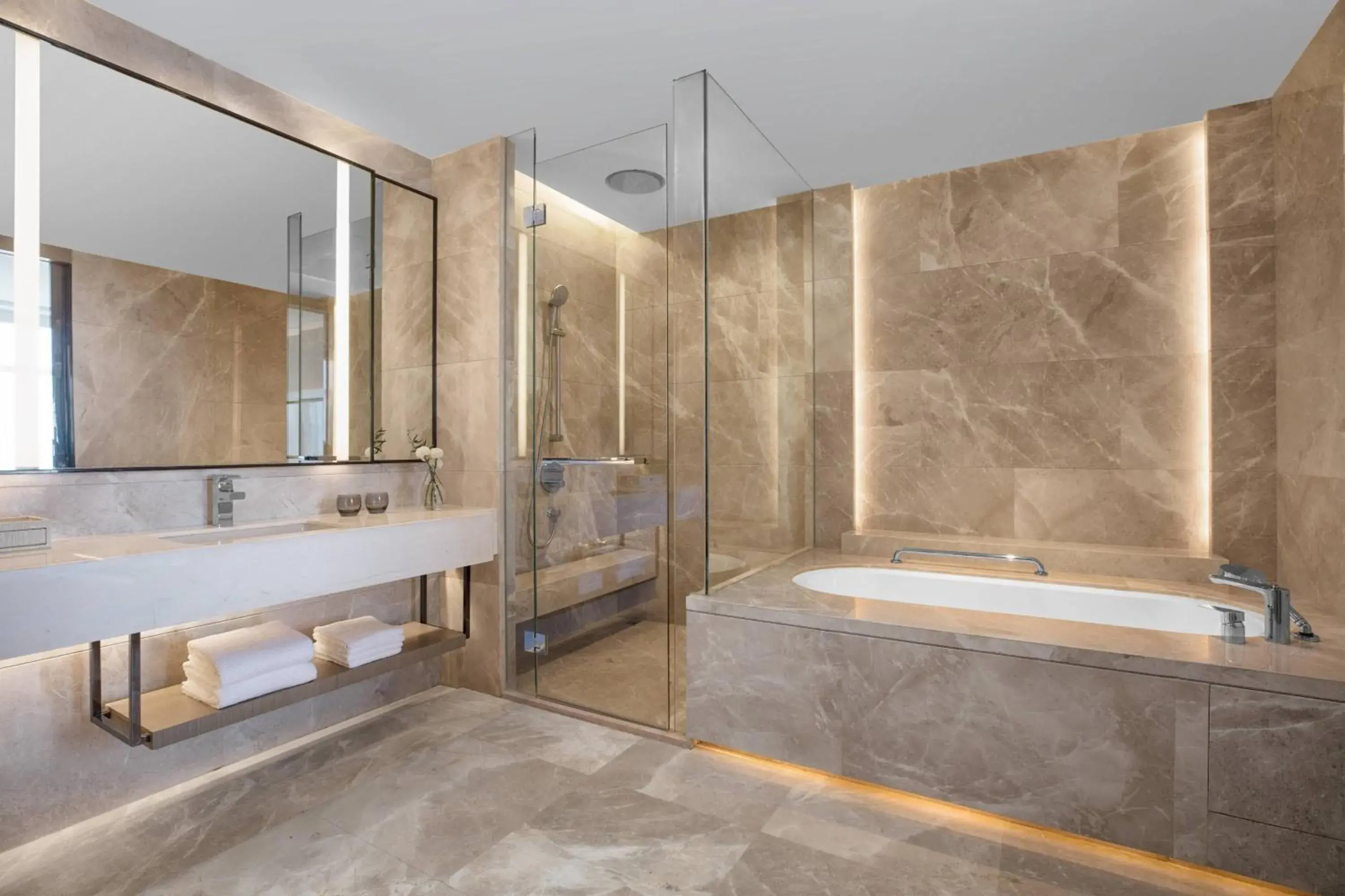 Bathroom in Courtyard by Marriott Shenzhen Bao'an