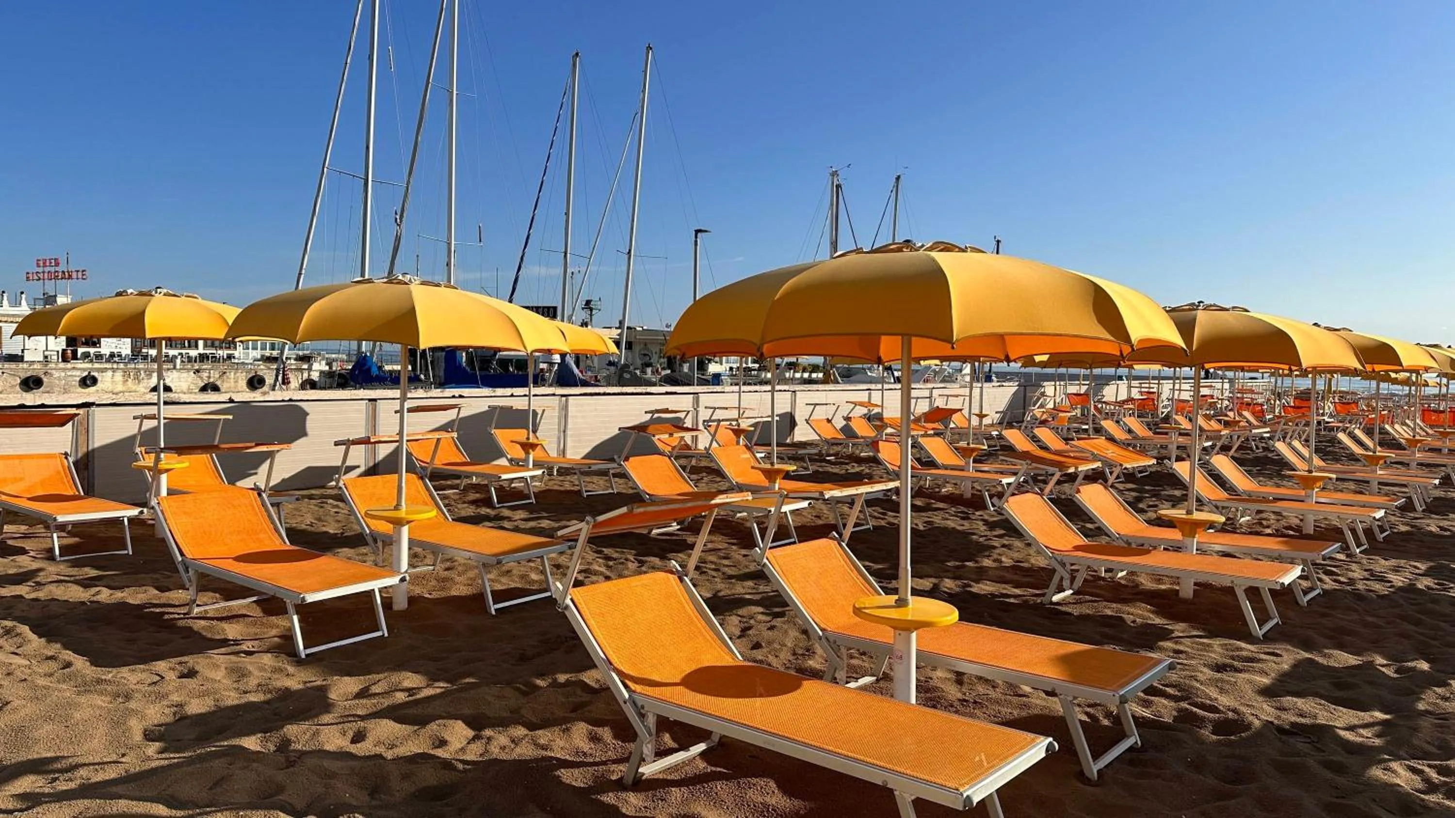 Beach in Hotel Mon Cheri