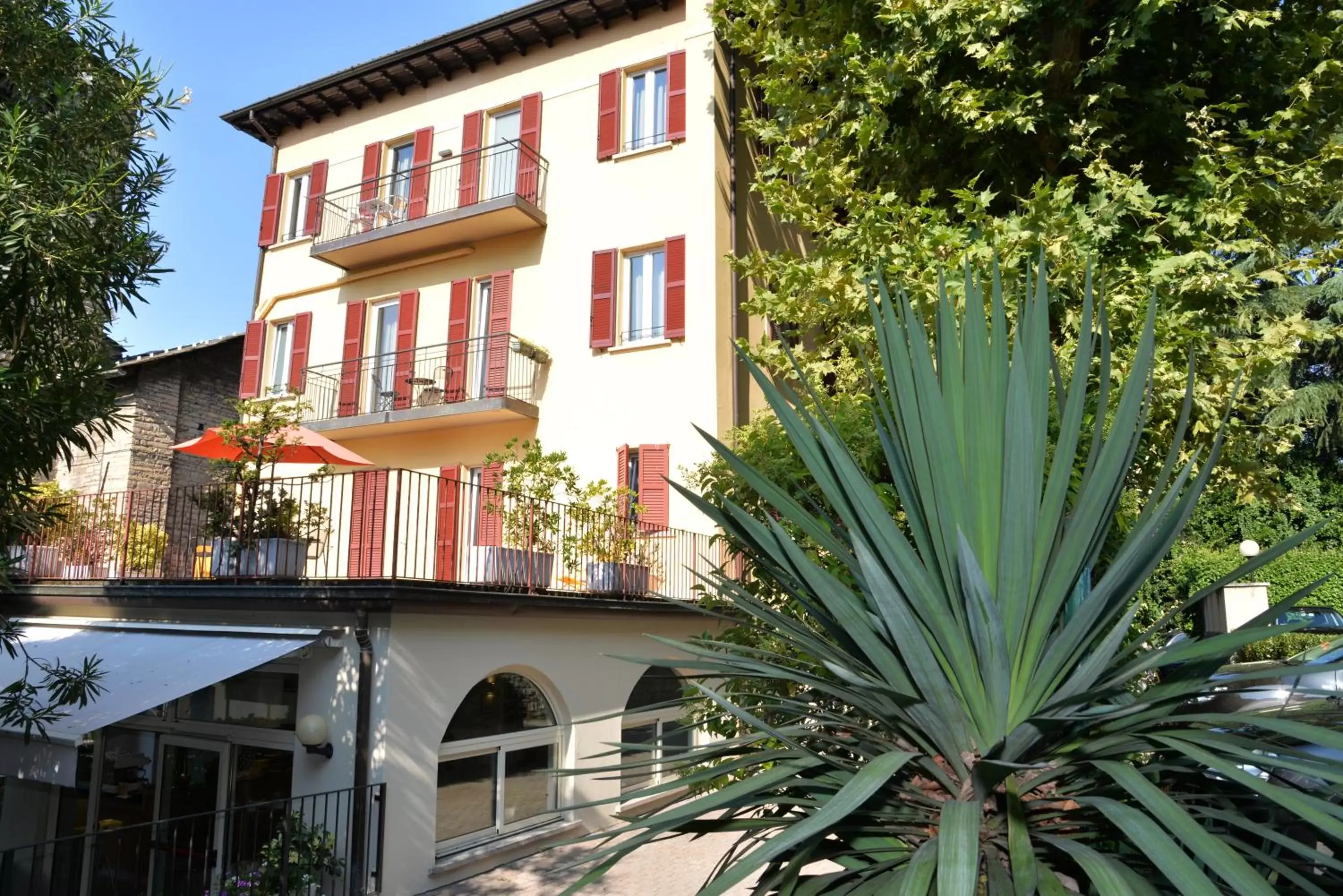 Property Building in Hotel Quarcino