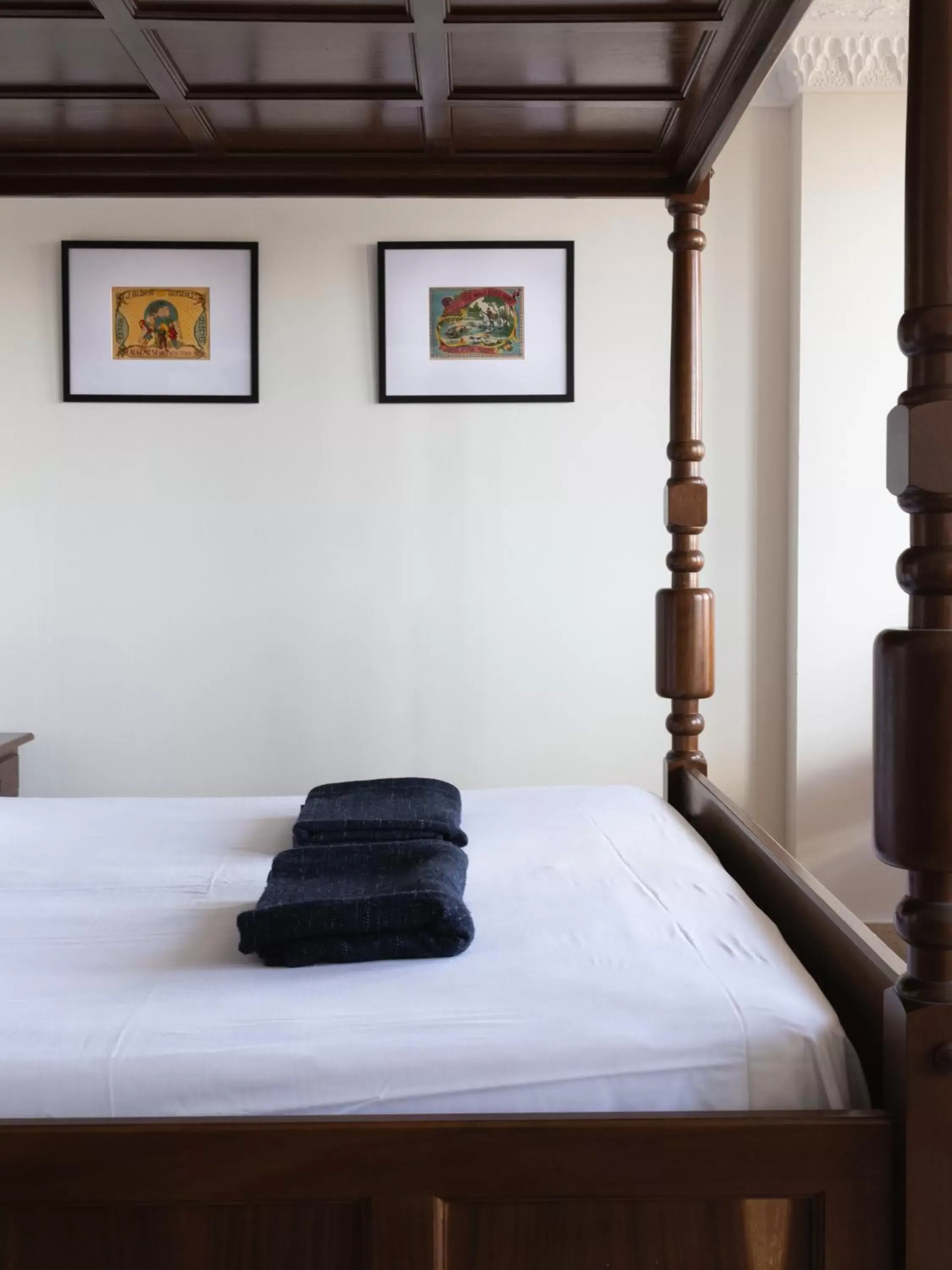 Decorative detail, Bed in Hotel Castillo de Monda