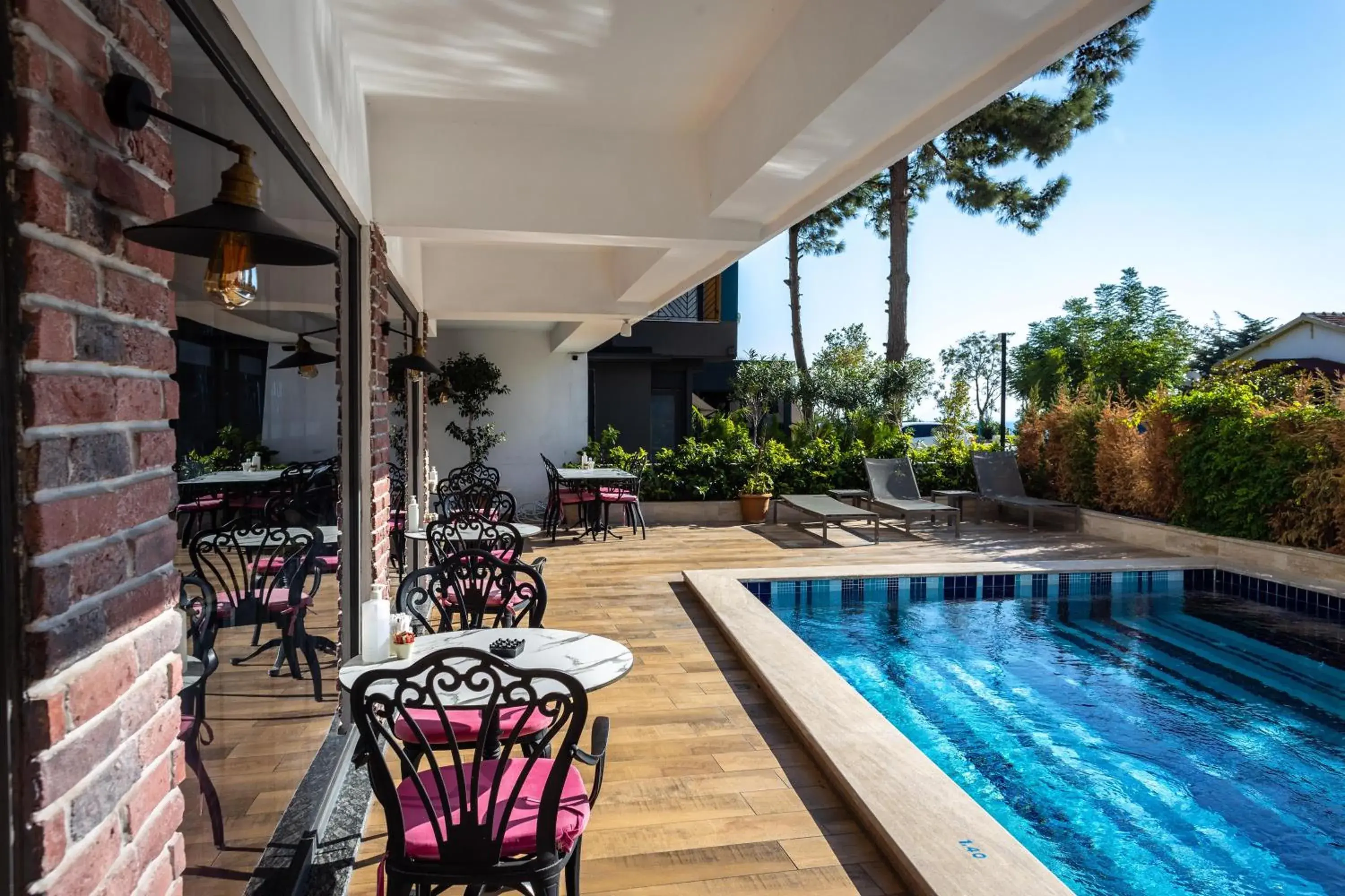 Patio, Swimming Pool in Espina Hotel