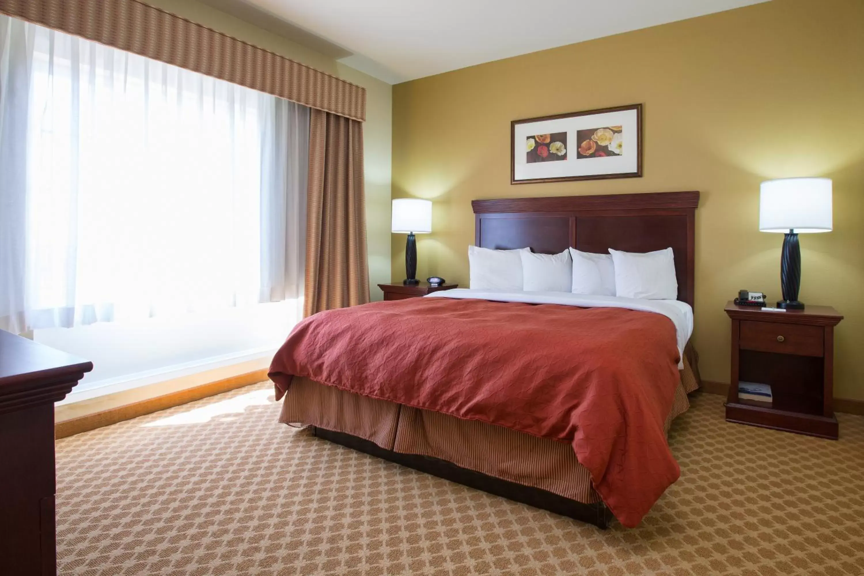 Bed in Country Inn & Suites by Radisson, Goodlettsville, TN
