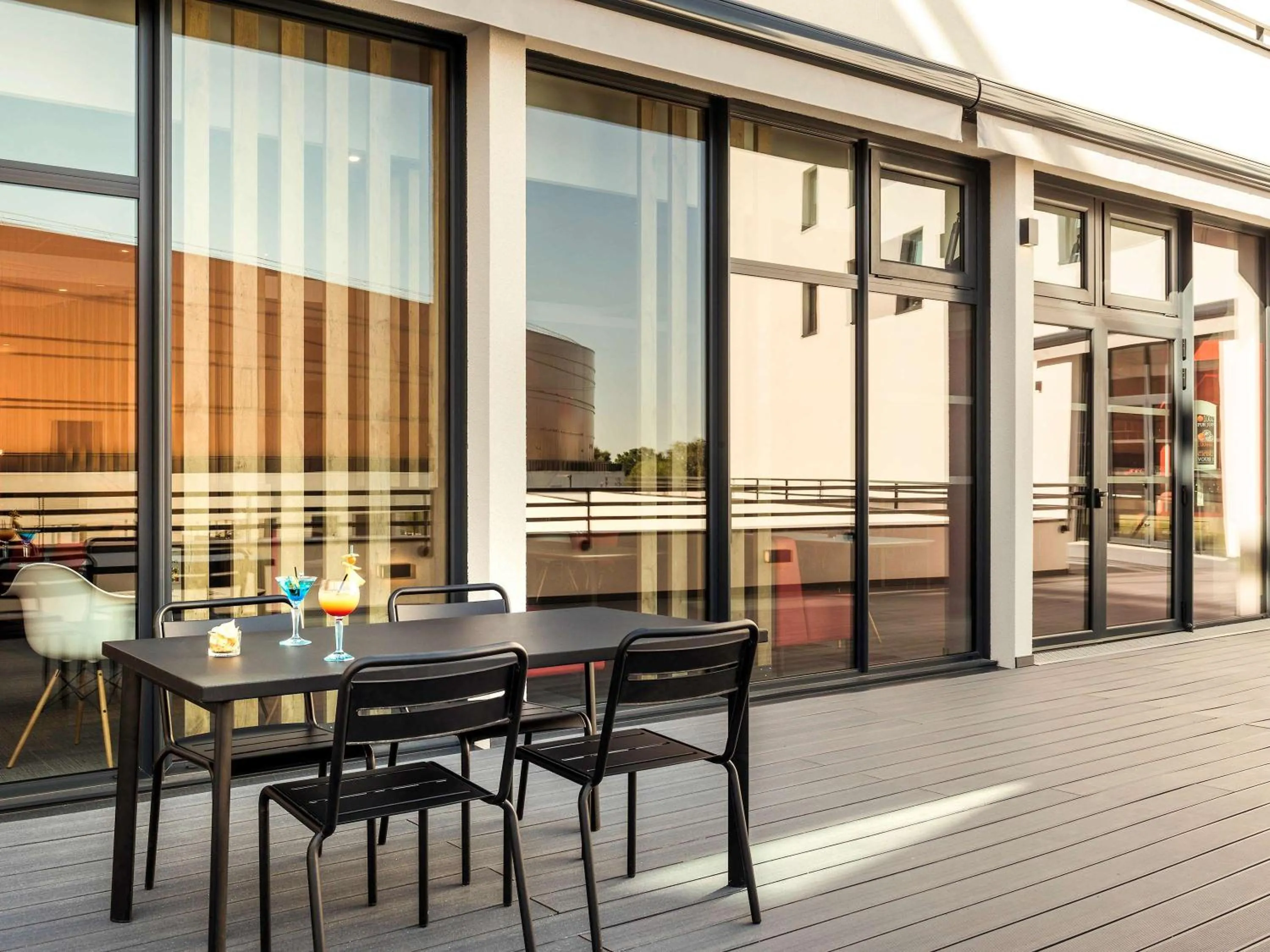 Restaurant/places to eat in ibis Saint Quentin en Yvelines - Vélodrome