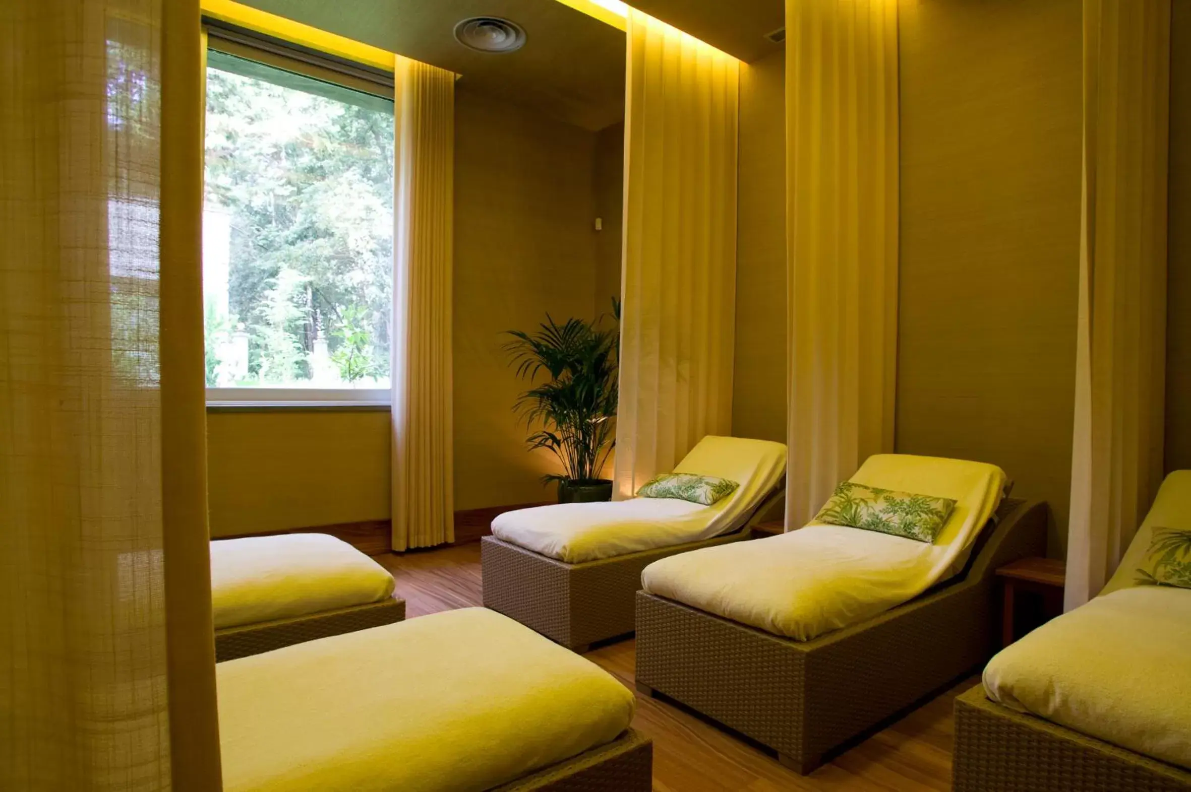 Spa and wellness centre/facilities, Bed in Casa Velha do Palheiro Relais & Chateaux