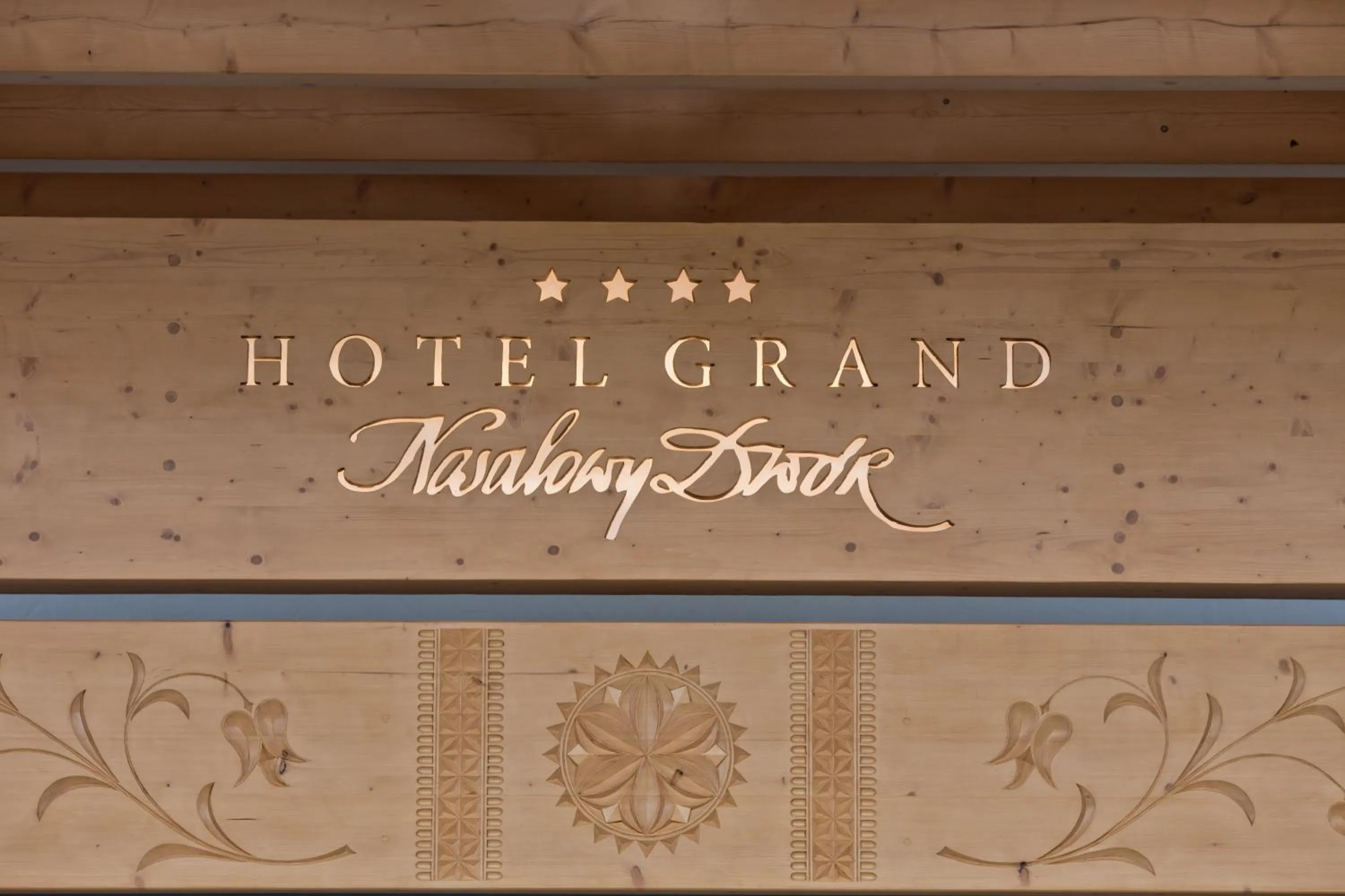 Property logo or sign in Grand Nosalowy Dwór