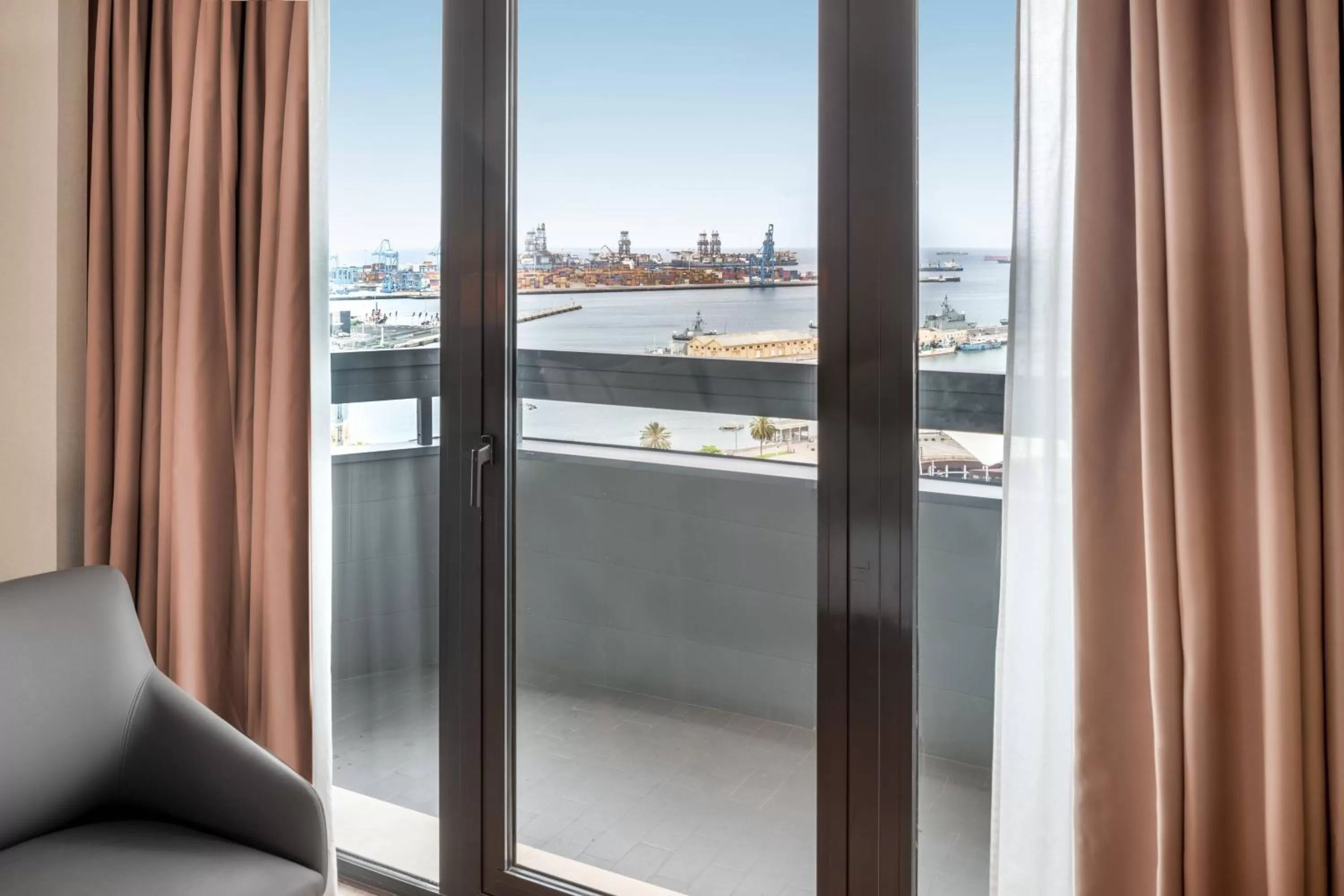 Photo of the whole room in AC Hotel Gran Canaria by Marriott