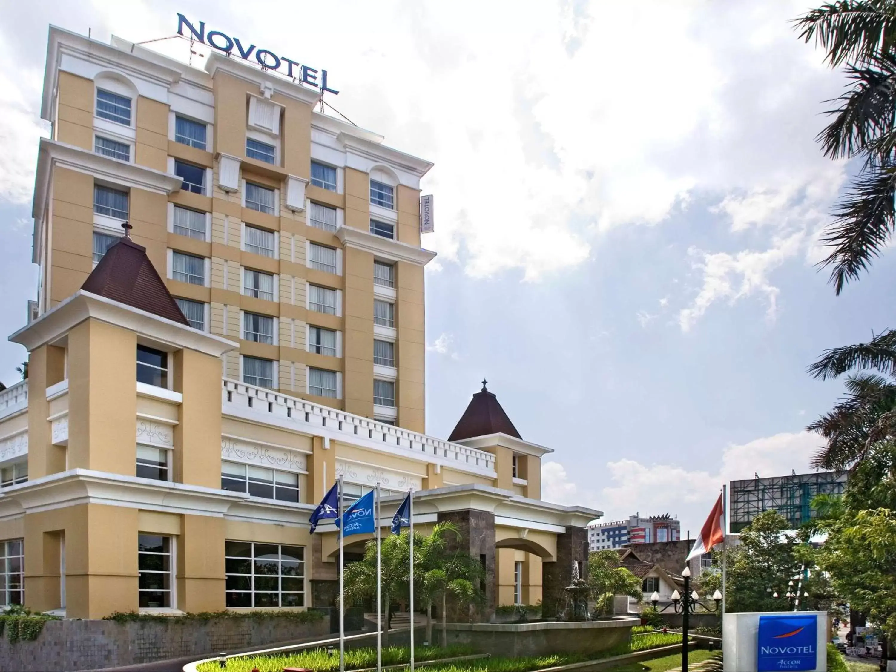 Property building in Novotel Semarang - GeNose Ready, CHSE Certified