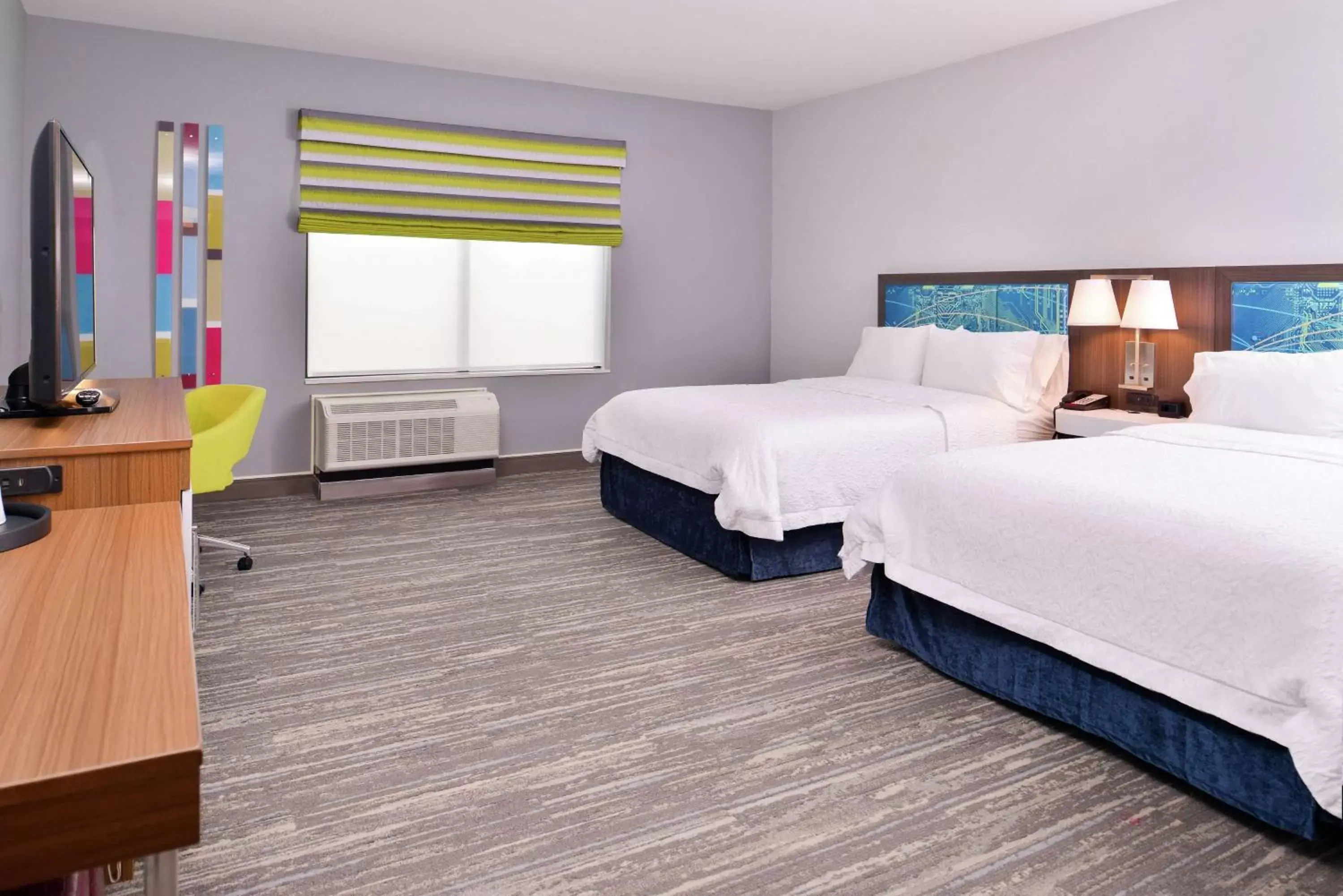 Bedroom, Bed in Hampton Inn & Suites Saint Paul Oakdale Woodbury