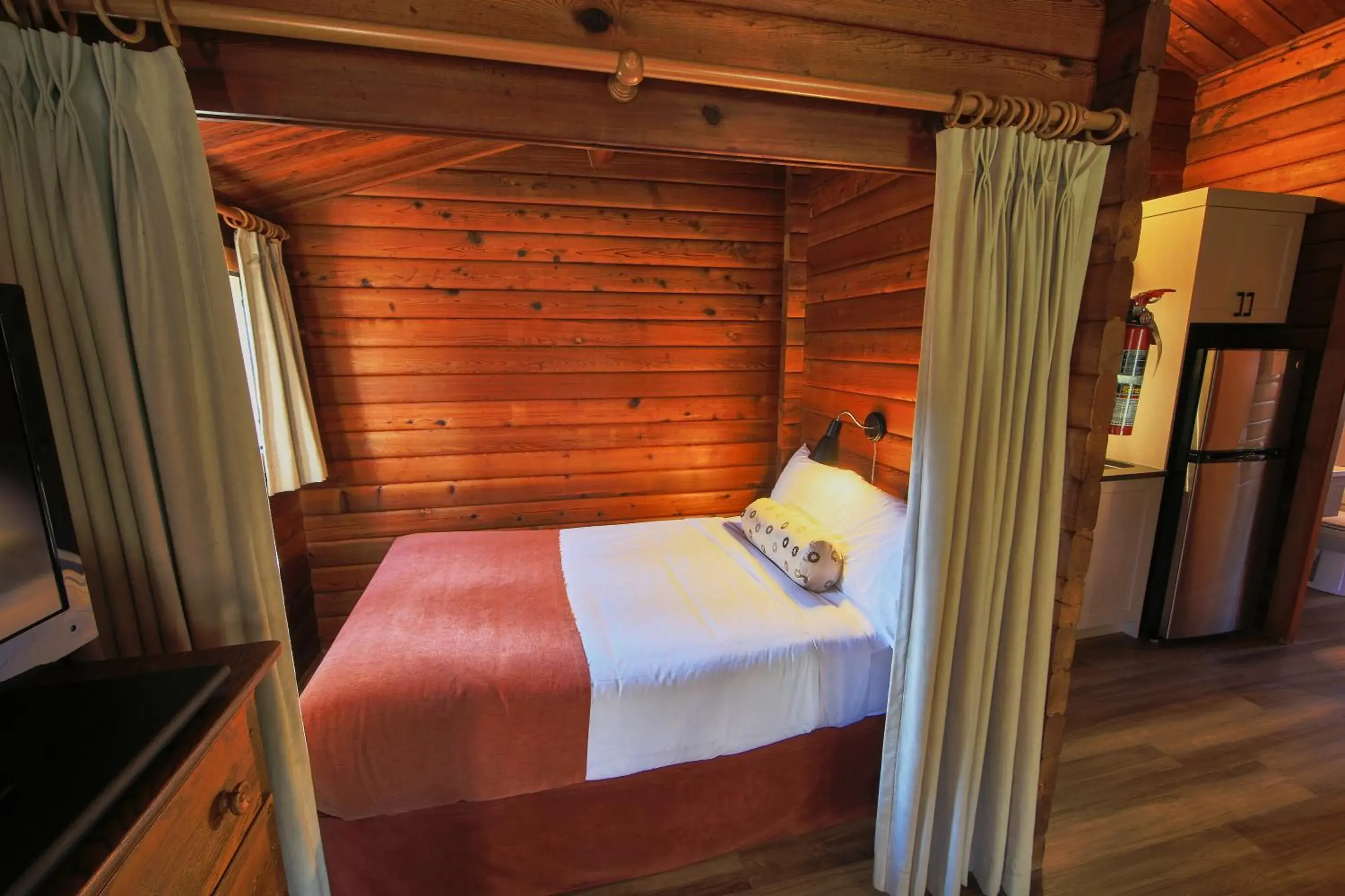 Bed in Jasper House Bungalows