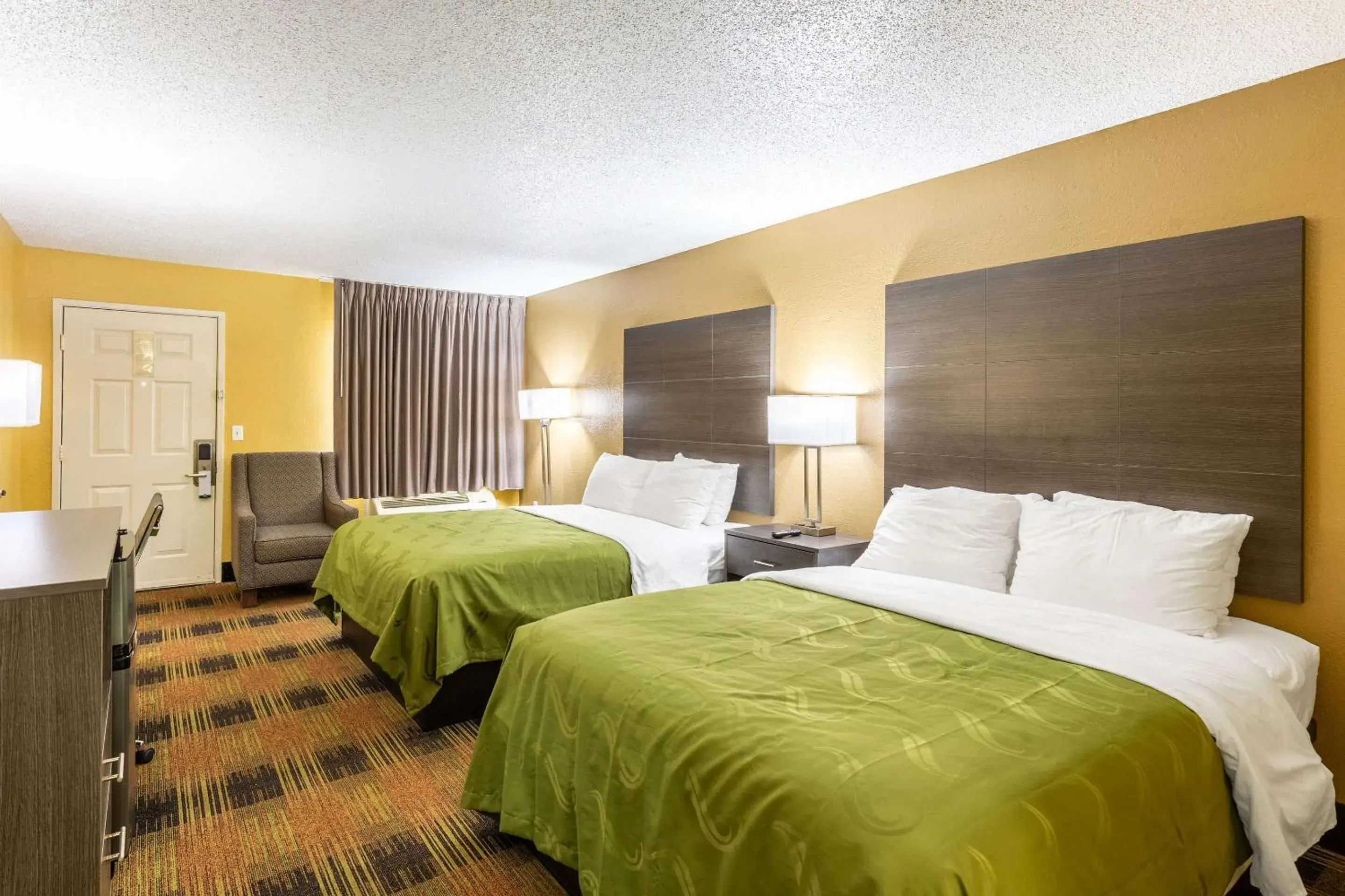 Photo of the whole room, Bed in Quality Inn Mobile West Tillmans Corner Mobile AL