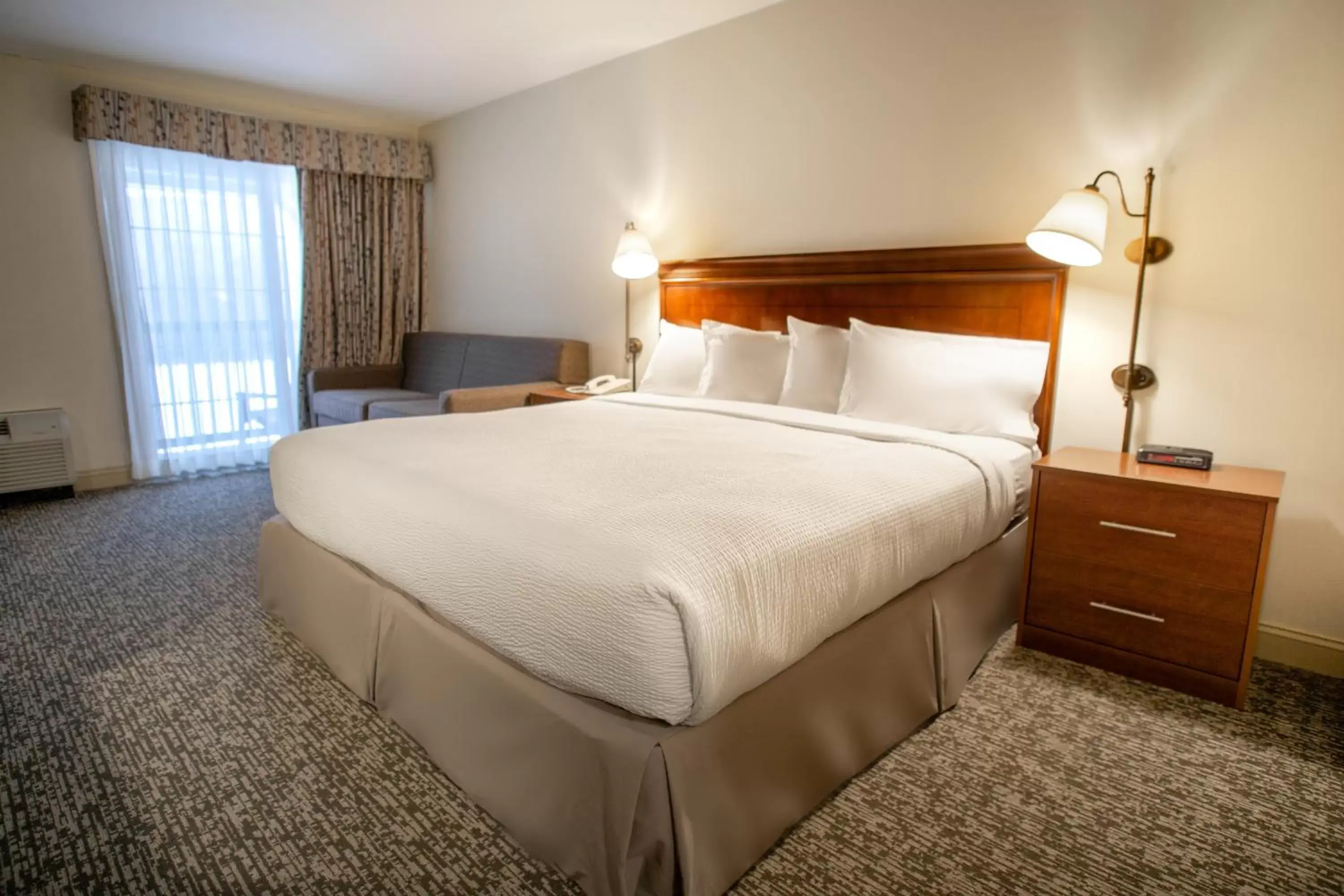 King Room with Mountain View, Non-Smoking in The Yankee, Trademark Collection by Wyndham King Room with Mountain View, Non-Smoking in The Yankee, Trademark Collection by Wyndham