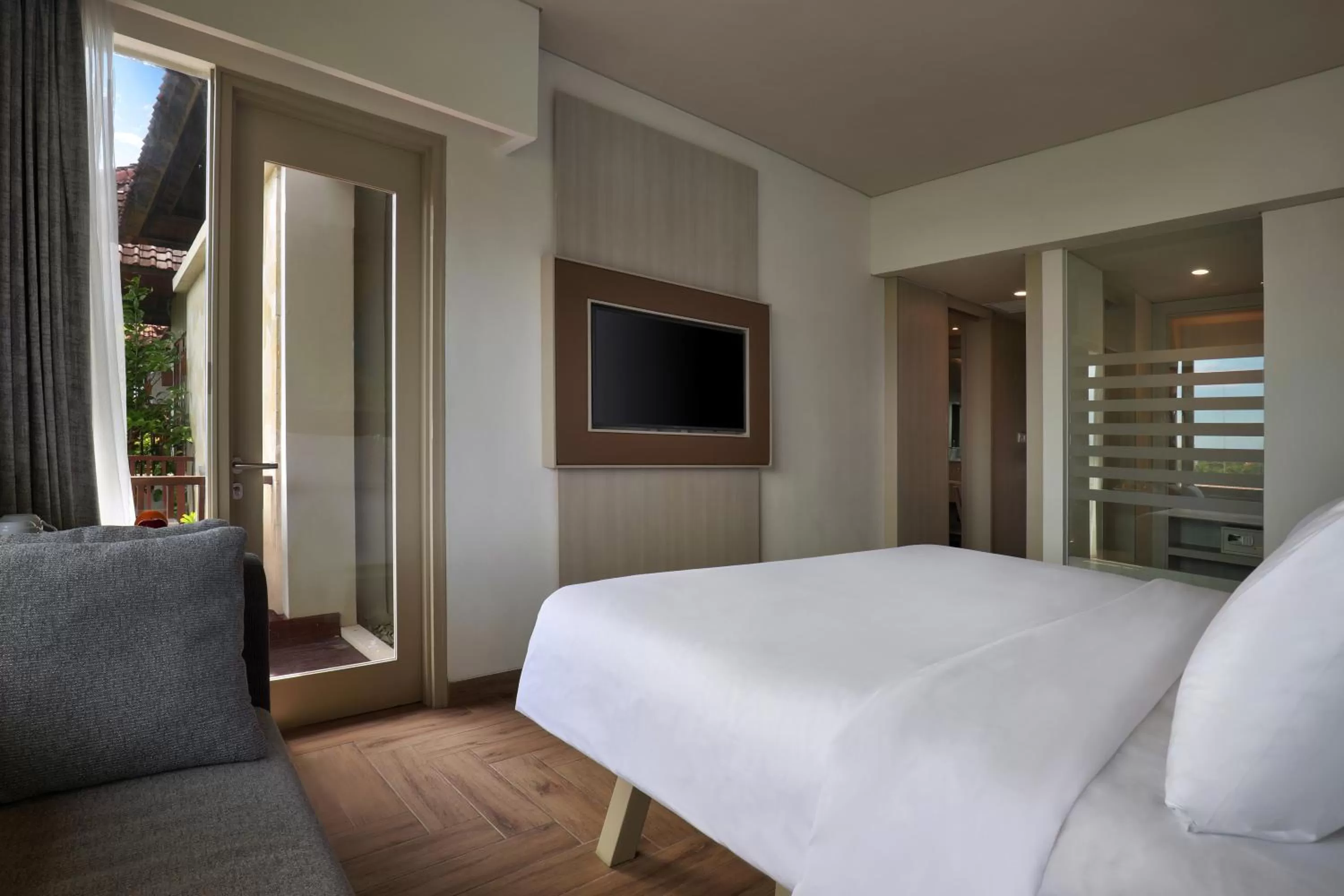 Bedroom, Bed in Mercure Kuta Bali