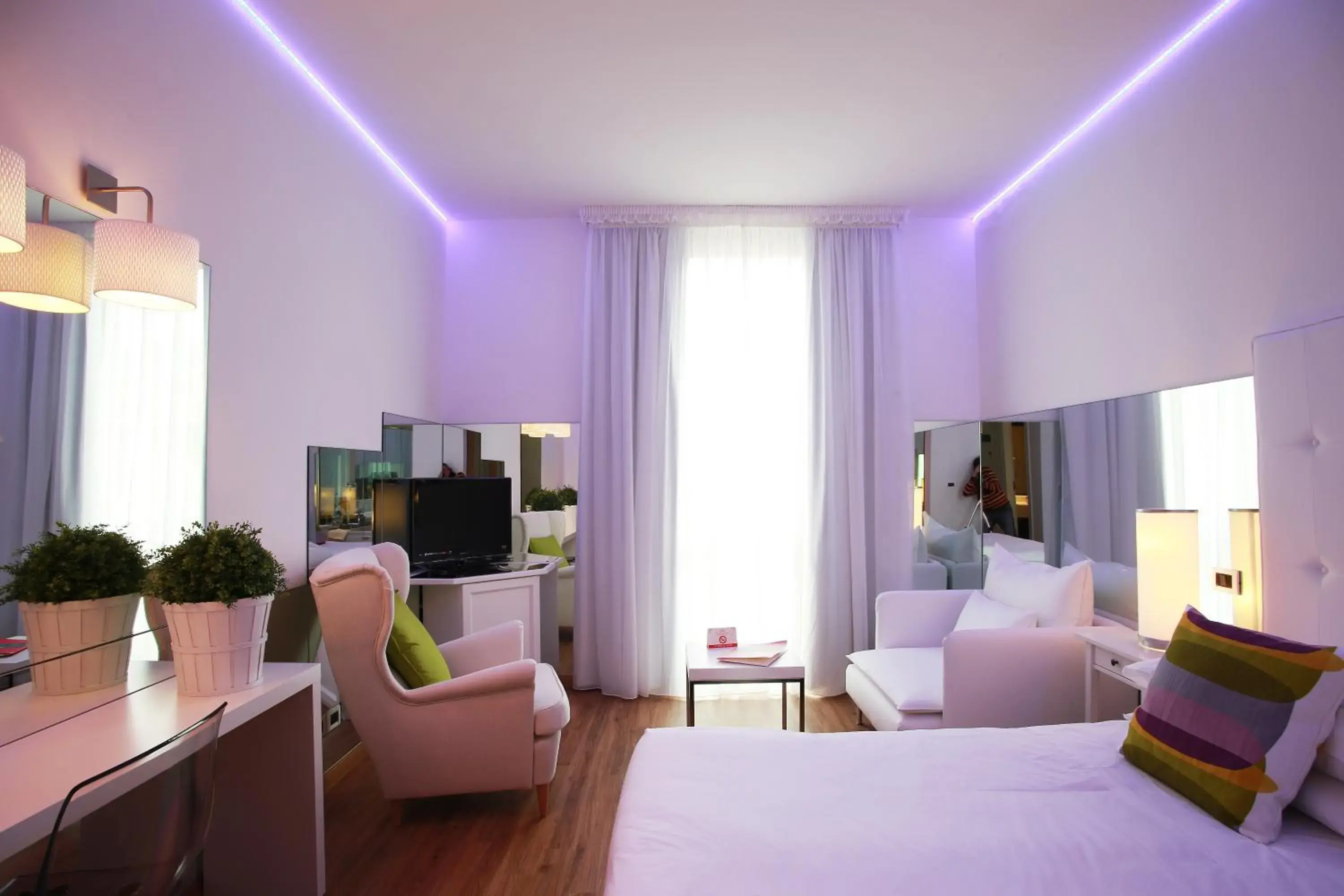 Bedroom, TV/Entertainment Center in Adua & Regina di Saba Wellness & Beauty