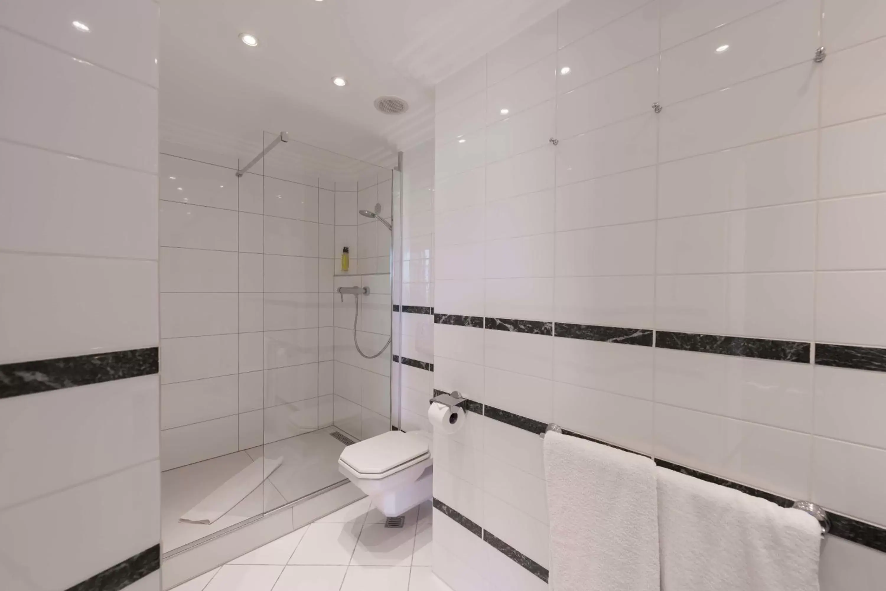 Bathroom in Hotel Parc Belair Bathroom in Hotel Parc Belair