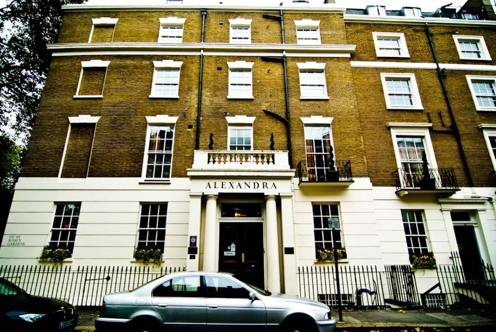 Facade/entrance in Alexandra Hotel