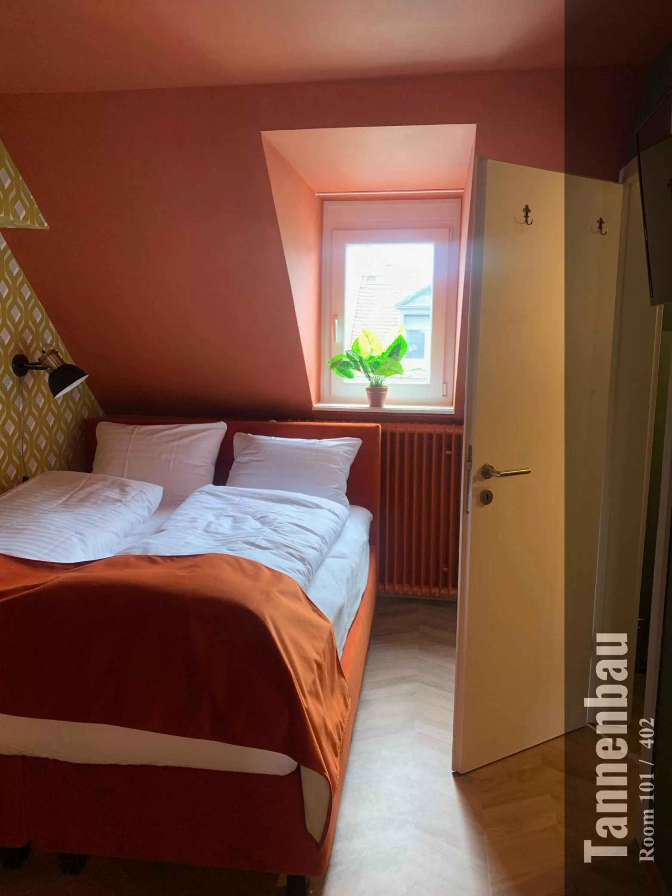 Bed in The Henry Self Check-In Guesthouse