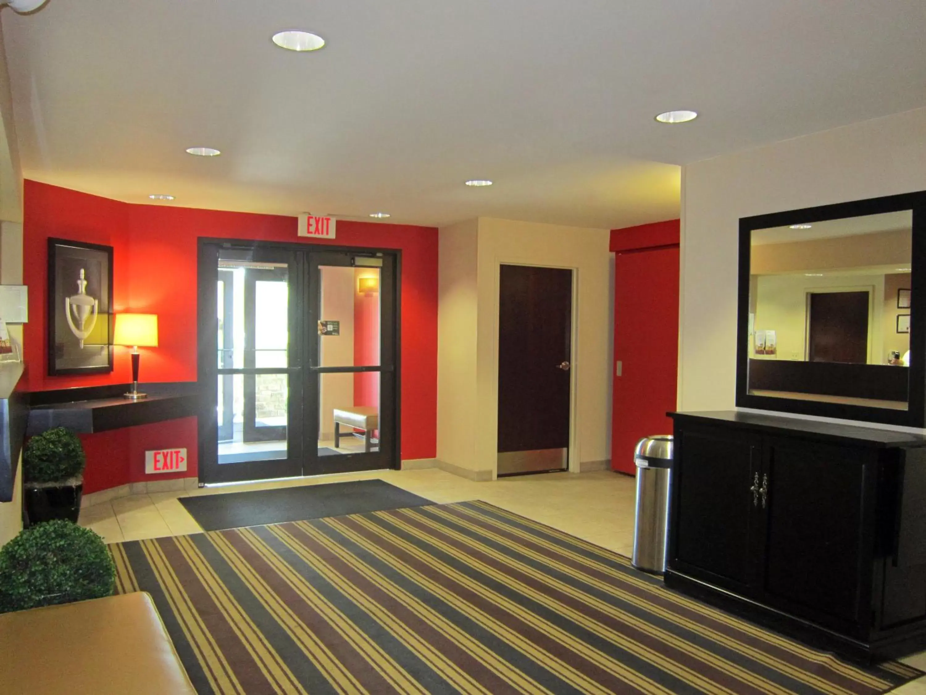 Lobby or reception, TV/Entertainment Center in Extended Stay America Suites - Seattle - Mukilteo