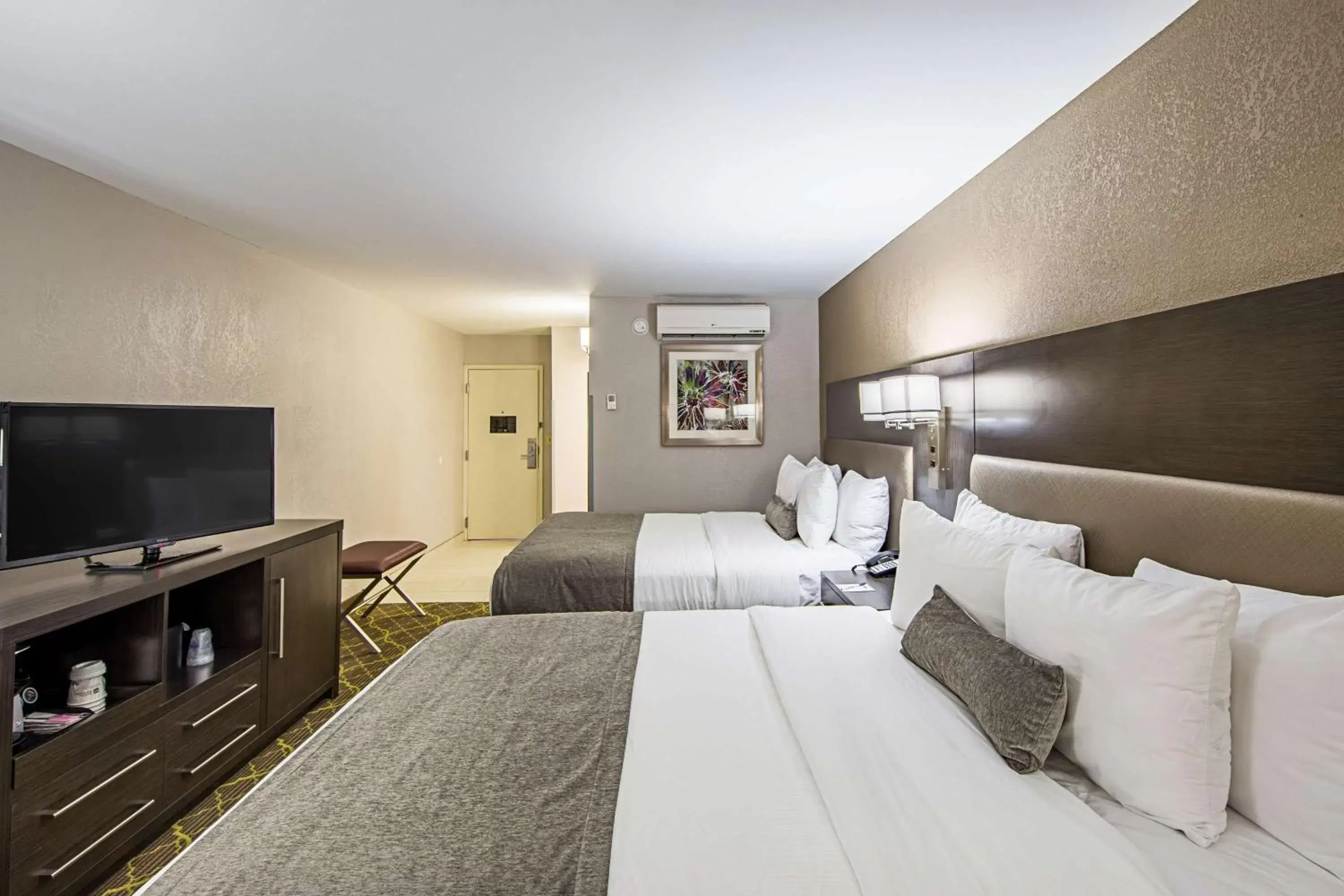 Bedroom, Bed in Best Western Plus Clemson Hotel & Conference Center