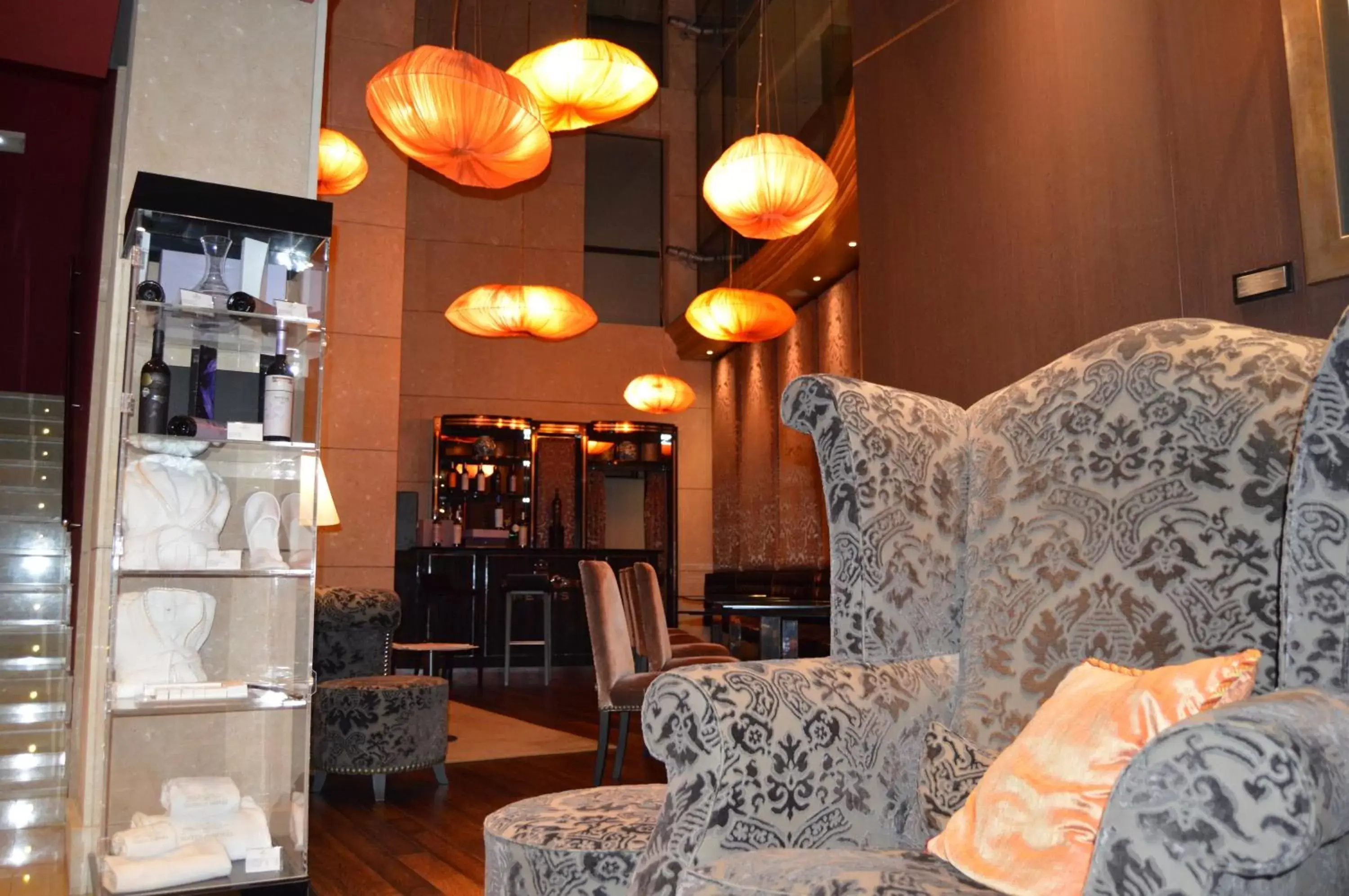 Lounge or bar in Nexus Valladolid Suites & Hotel Lounge or bar in Nexus Valladolid Suites & Hotel